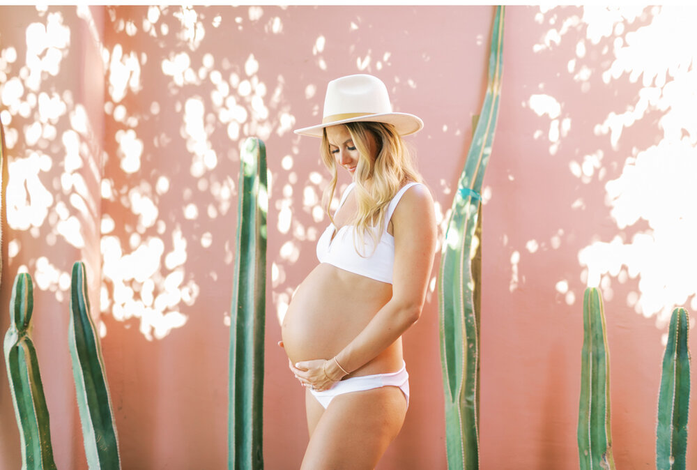 Desert-Photography-Maternity-Photoshoot-Southern-California-Wedding-Inspiration-Fine-Art-Photography-Retro-Photo-Aesthetic-Joshua-Tree-Photo-by-Natalie-Schutt-Photography_10.jpg