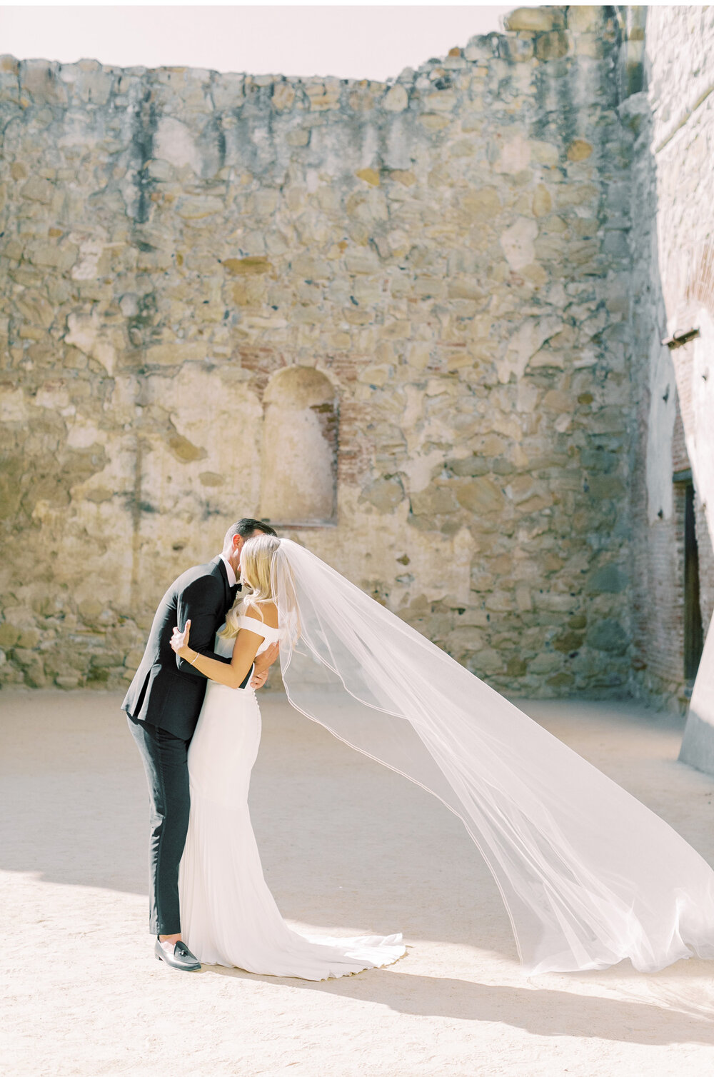 Southern-California-Wedding-Photographer-Soft-and-Airy-Photography-Memorable-Wedding-Al-Fresco-Top-Photographers-Orange-County_12.jpg