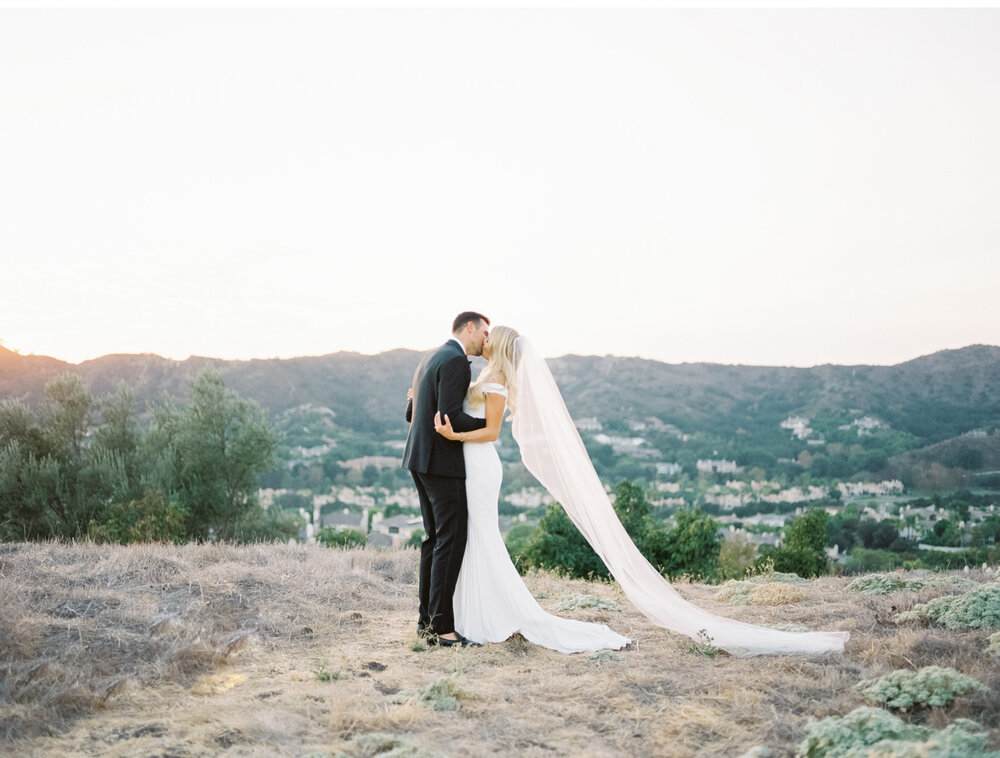 Stunning-Al-Fresco-Wedding-California-Hills-Wedding-Light-and-Airy-Blonde-Brides-Fujifilm-Digital-Weddings-Natalie-Schutt-Photography_04.jpg