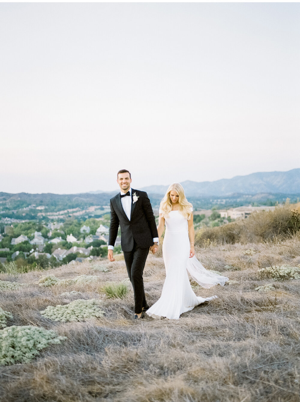 Stunning-Al-Fresco-Wedding-California-Hills-Wedding-Light-and-Airy-Blonde-Brides-Fujifilm-Digital-Weddings-Natalie-Schutt-Photography_07.jpg