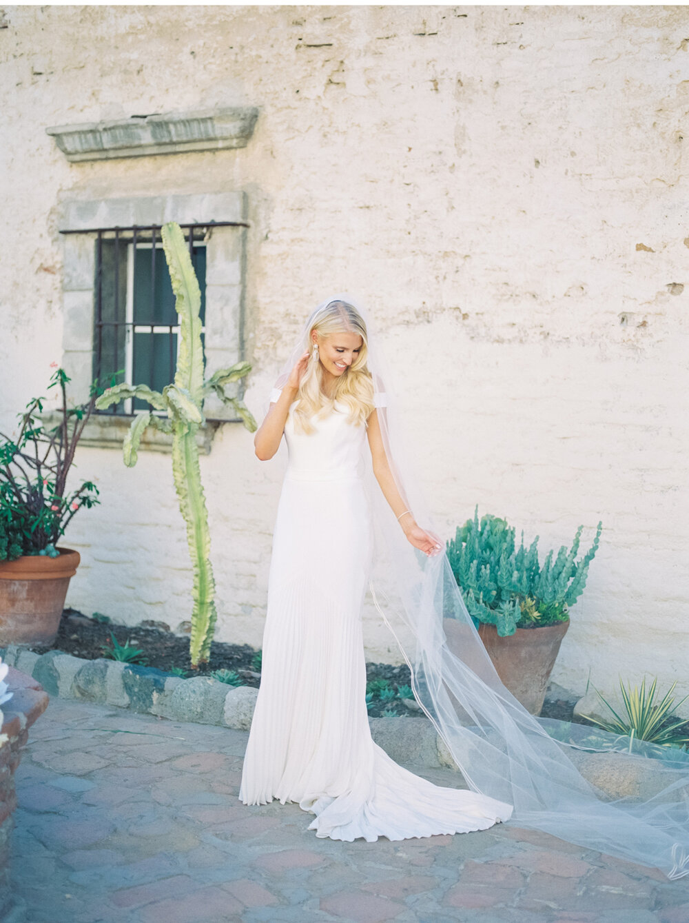 Stunning-Al-Fresco-Wedding-California-Hills-Wedding-Light-and-Airy-Blonde-Brides-Fujifilm-Digital-Weddings-Natalie-Schutt-Photography_12.jpg