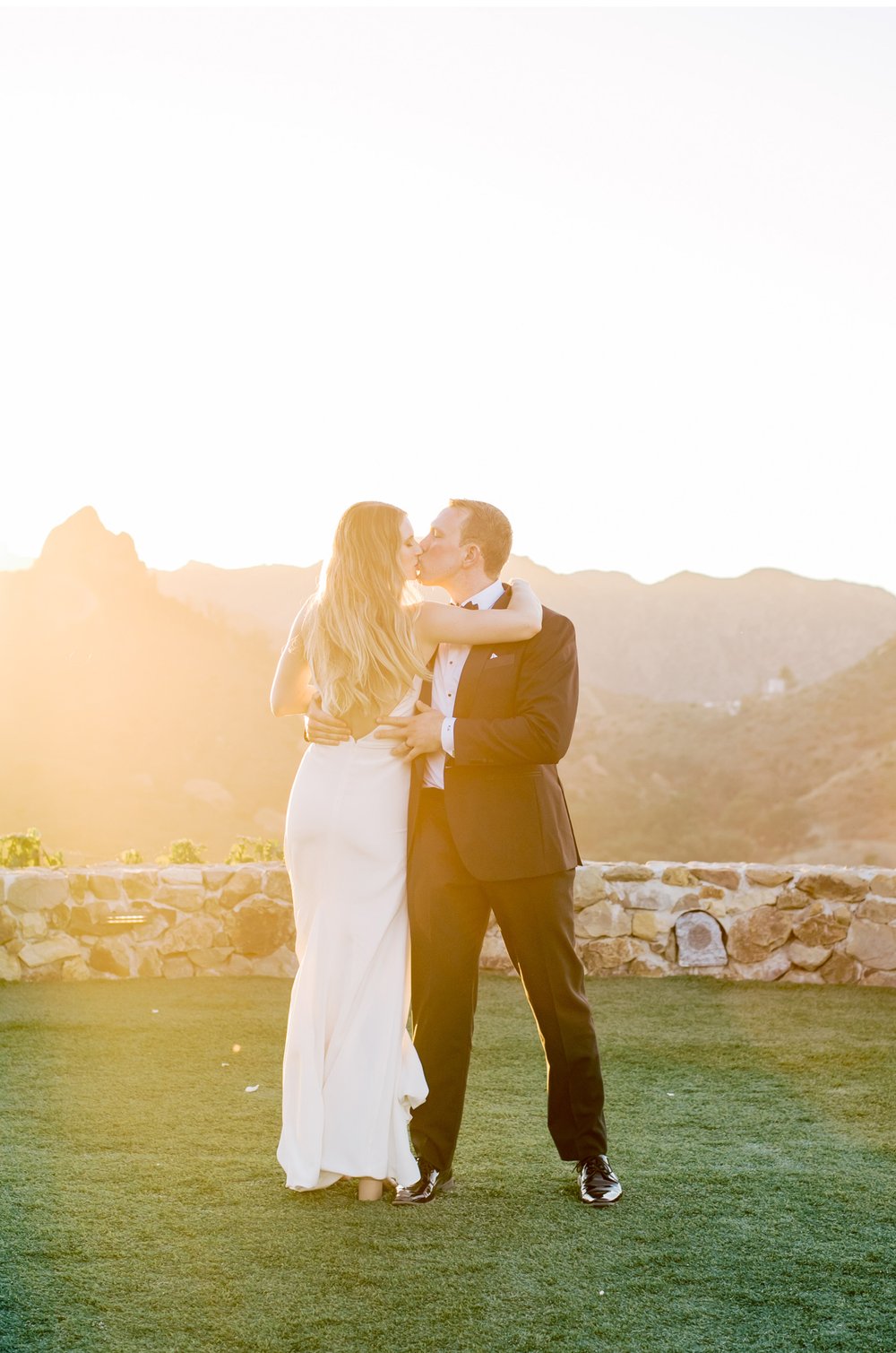 Malibu-Outdoor-Wedding-Luxury-Weddings-Modern-Bride-and-Groom-Bright-and-Airy-Photography-Southern-California-Photographers-Wedding-Photography-Natalie-Schutt-_08.jpg