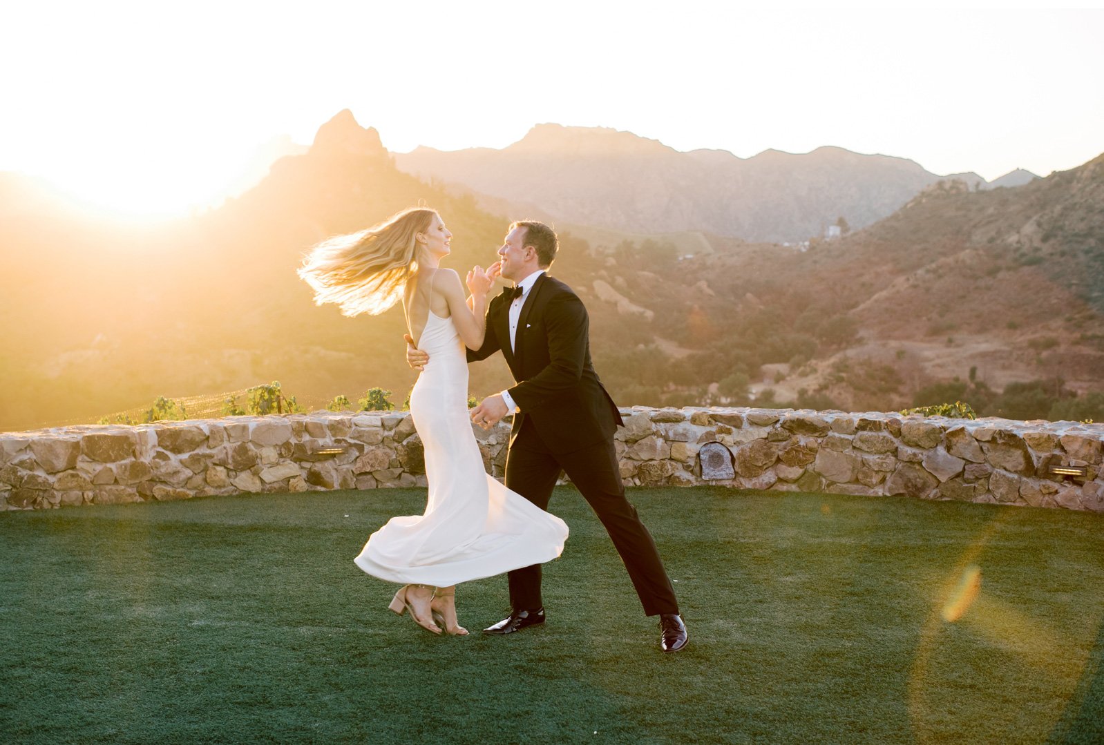 Malibu-Outdoor-Wedding-Luxury-Weddings-Modern-Bride-and-Groom-Bright-and-Airy-Photography-Southern-California-Photographers-Wedding-Photography-Natalie-Schutt-_09.jpg