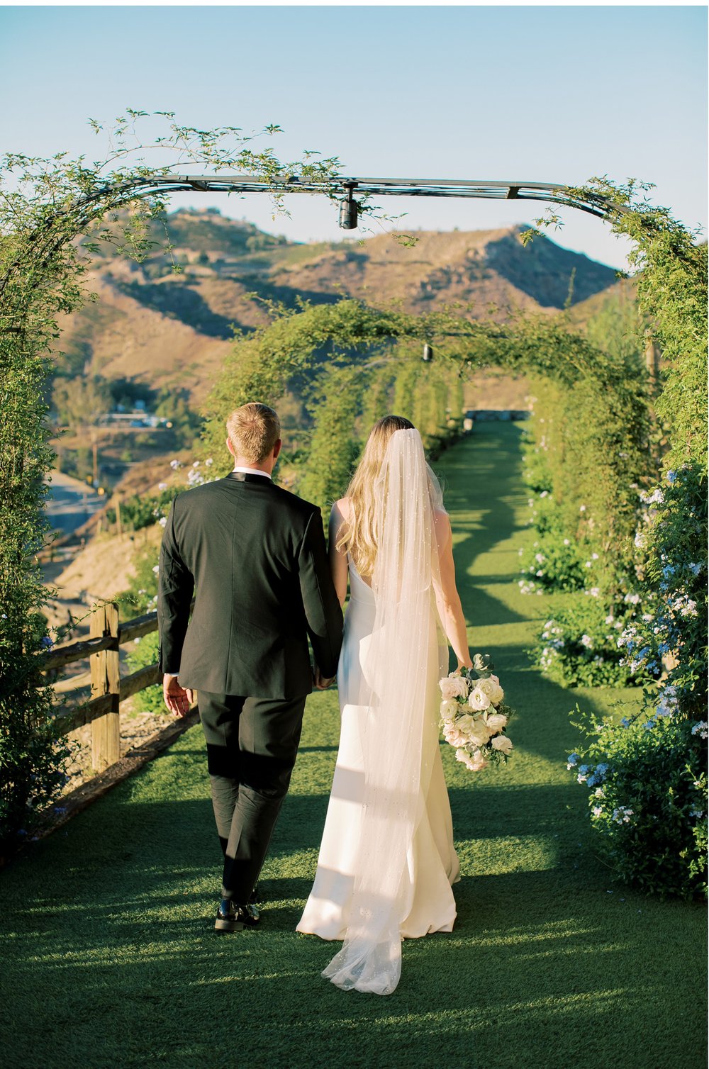 Malibu-Outdoor-Wedding-Luxury-Weddings-Modern-Bride-and-Groom-Bright-and-Airy-Photography-Southern-California-Photographers-Wedding-Photography-Natalie-Schutt-_12.jpg