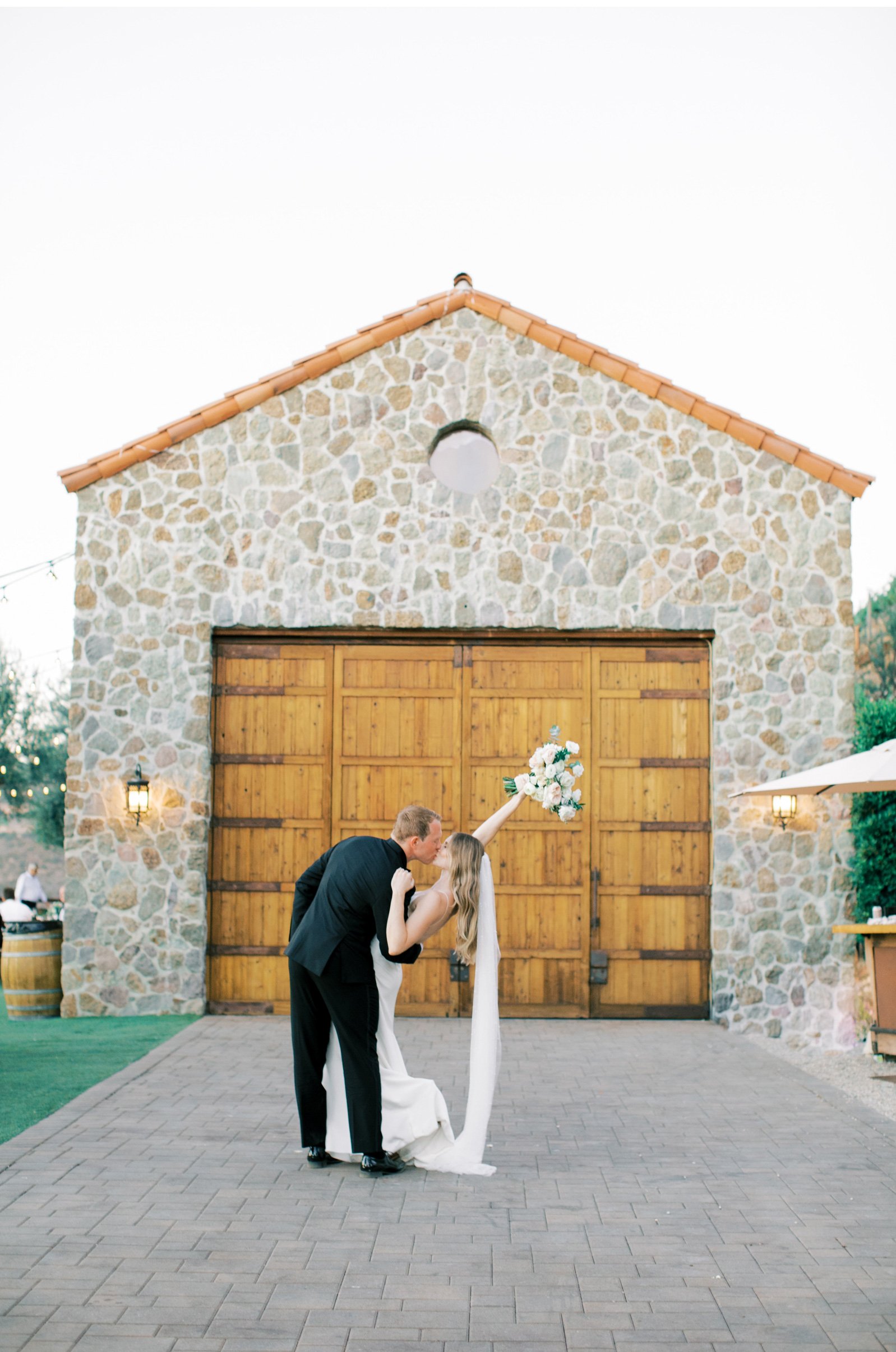 Malibu-Outdoor-Wedding-Luxury-Weddings-Modern-Bride-and-Groom-Bright-and-Airy-Photography-Southern-California-Photographers-Wedding-Photography-Natalie-Schutt-_15.jpg