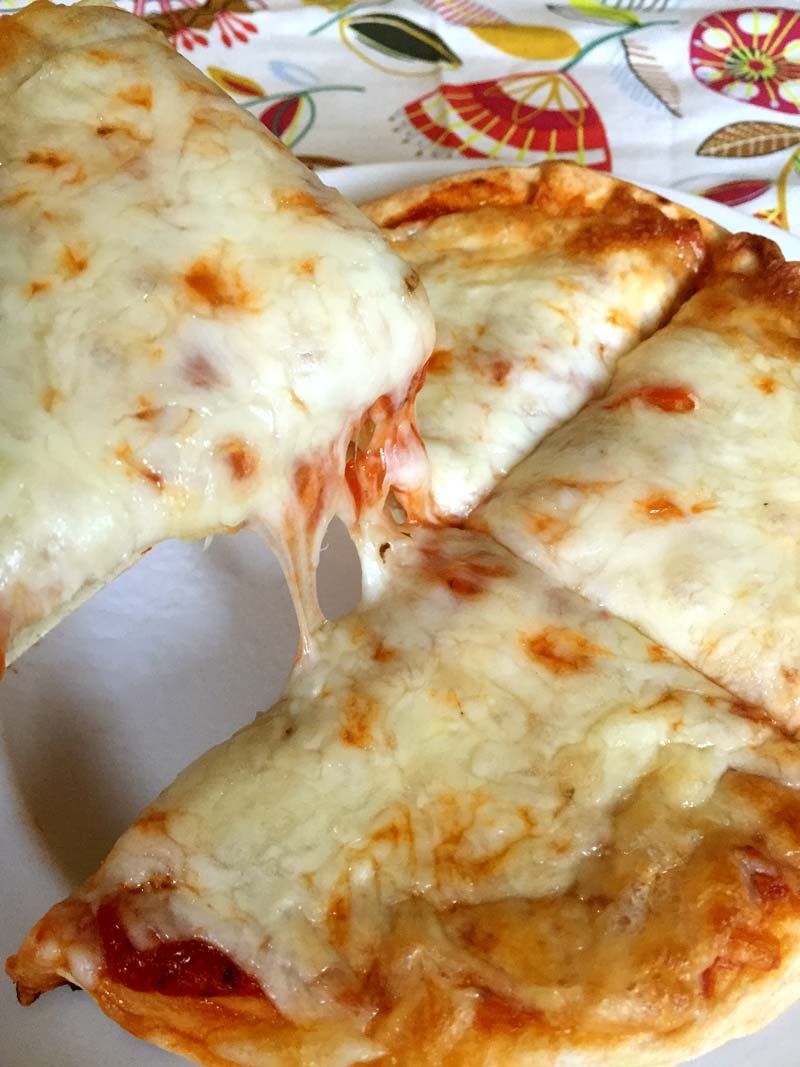 cheese_pita_pizza_recipe2.jpg