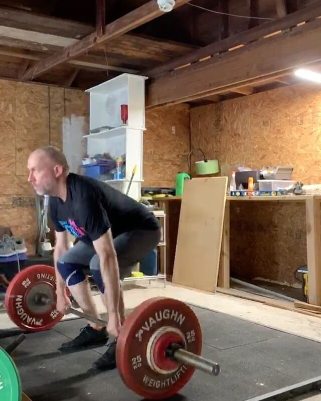 #Repost @aralfs
・・・
Despite the gym being closed, the @crossfitderive community has not stopped working!
.
@mkmaroney has been working on his weightlifting technique for the last four weeks, particularly the first pull of the snatch and clean! We&rsq