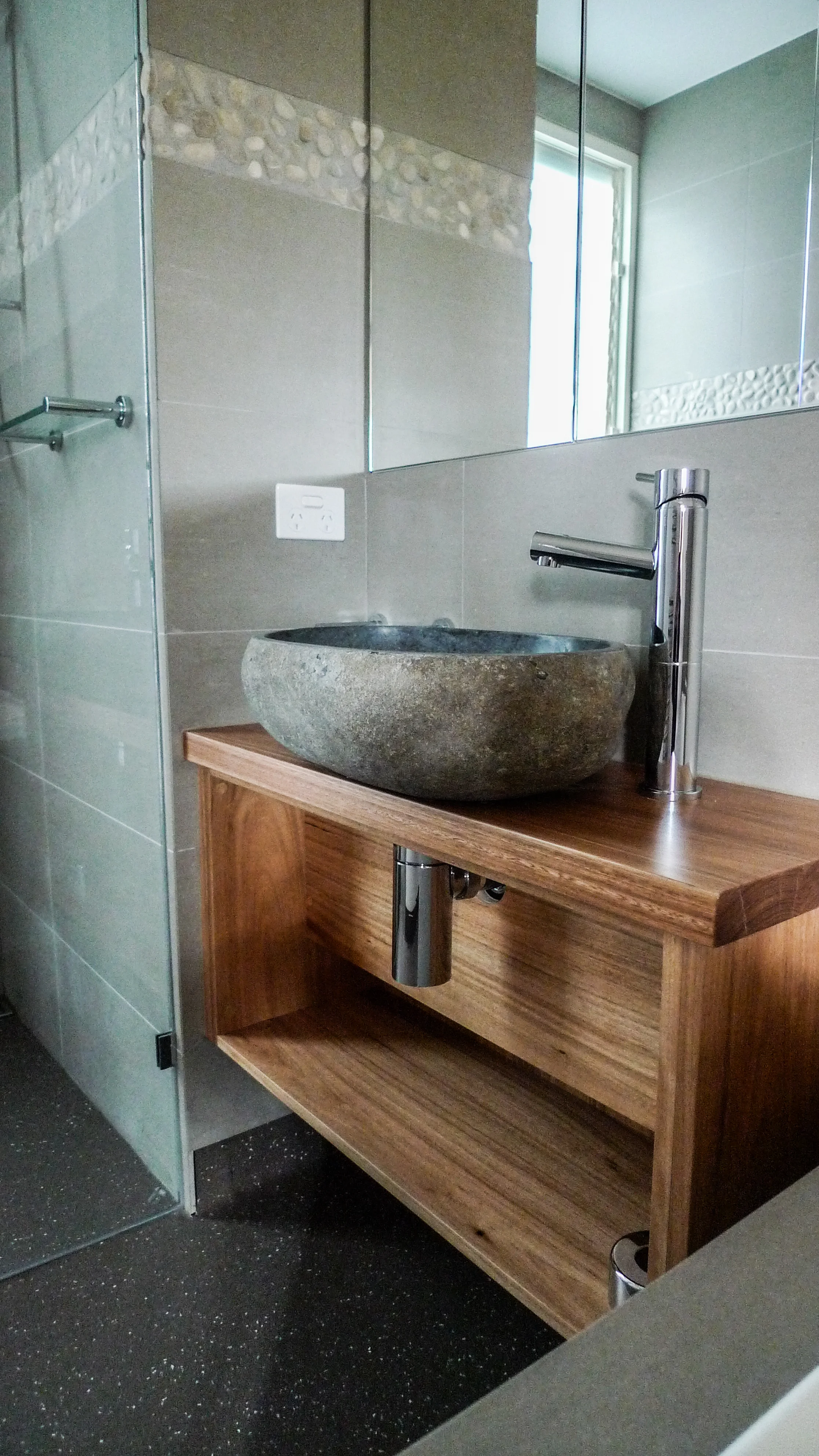 Bathroom vanity