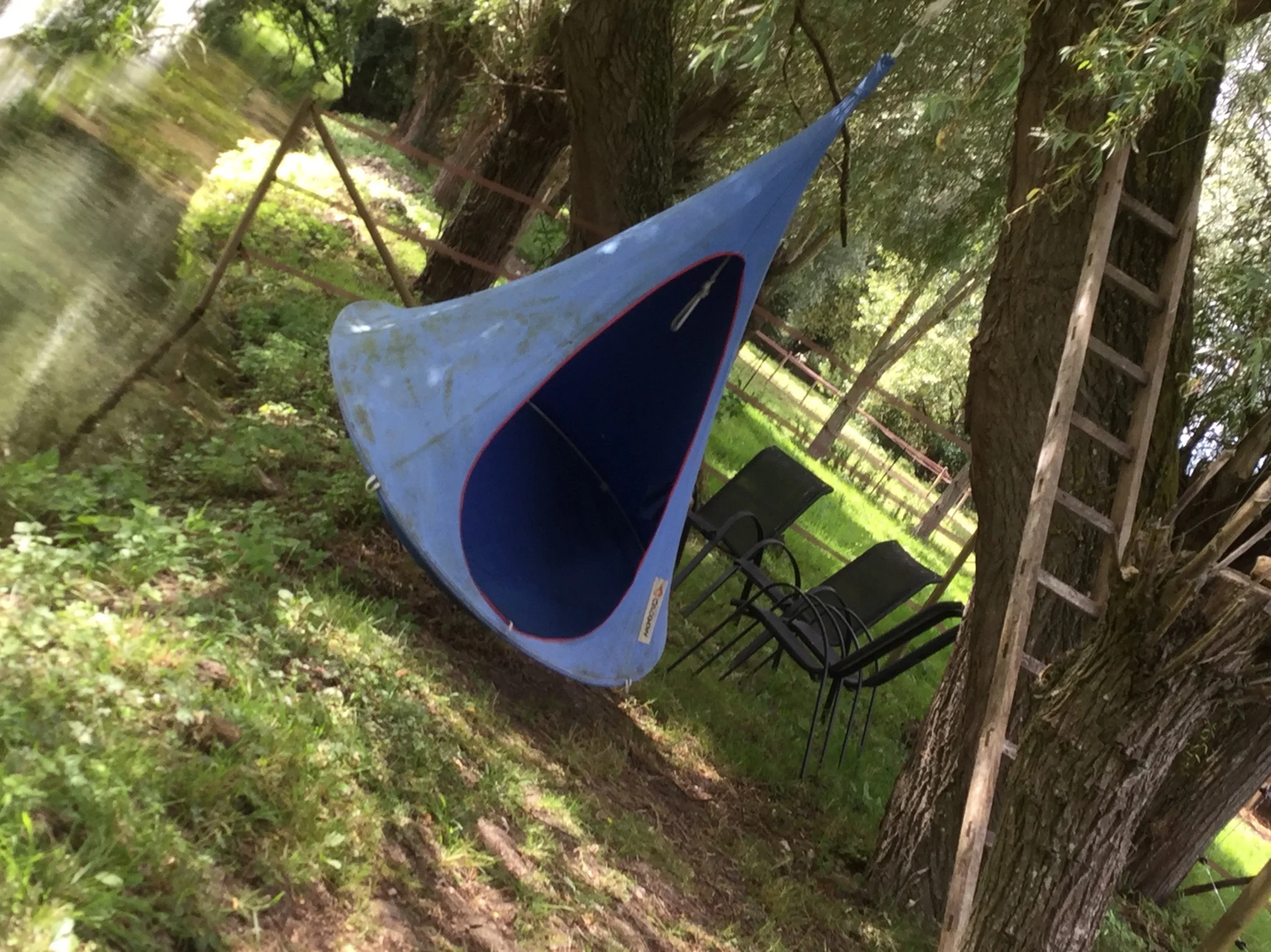 Le tipi au bord de l'eau [Bon Repos!]