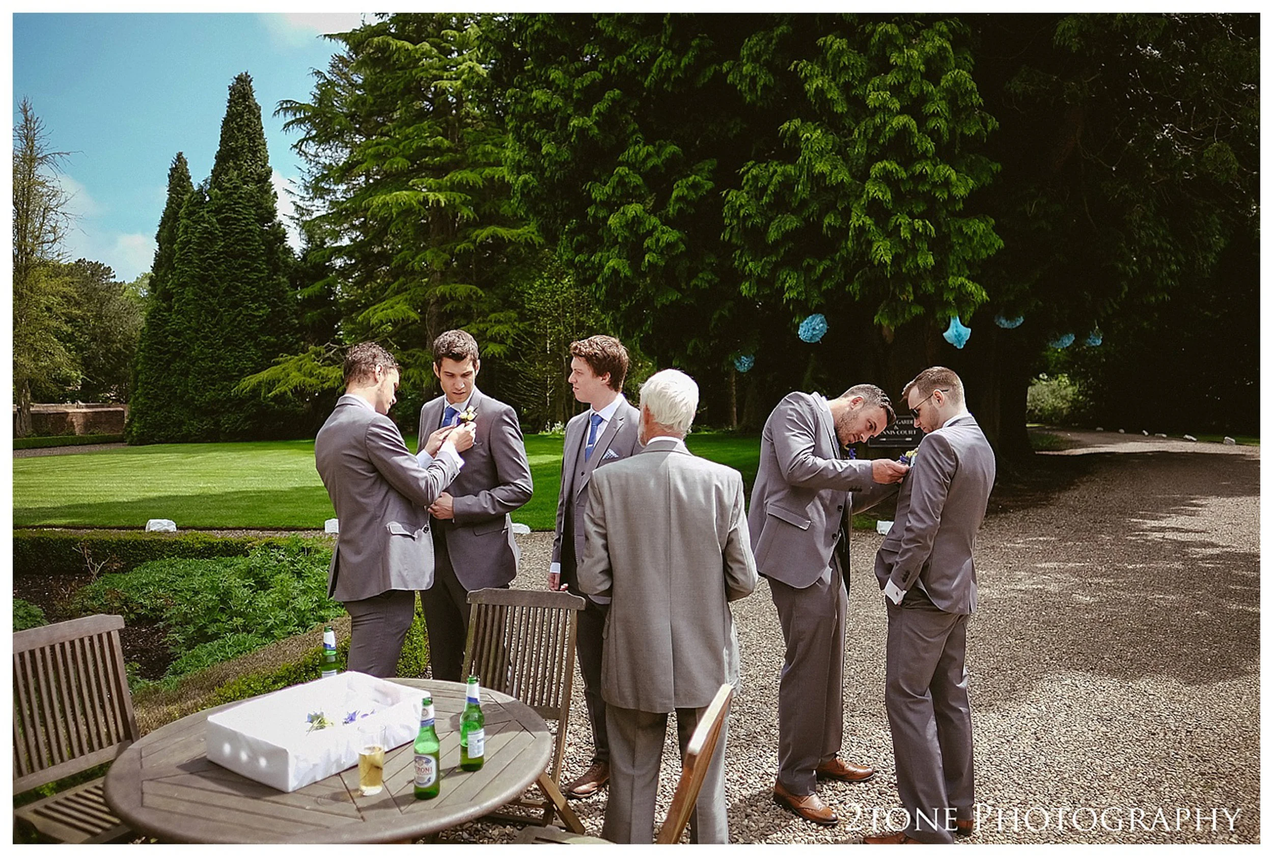 Eshott Hall wedding photographs by wedding photographers based in Durham and the North East. www.2tonephotography.co.uk.