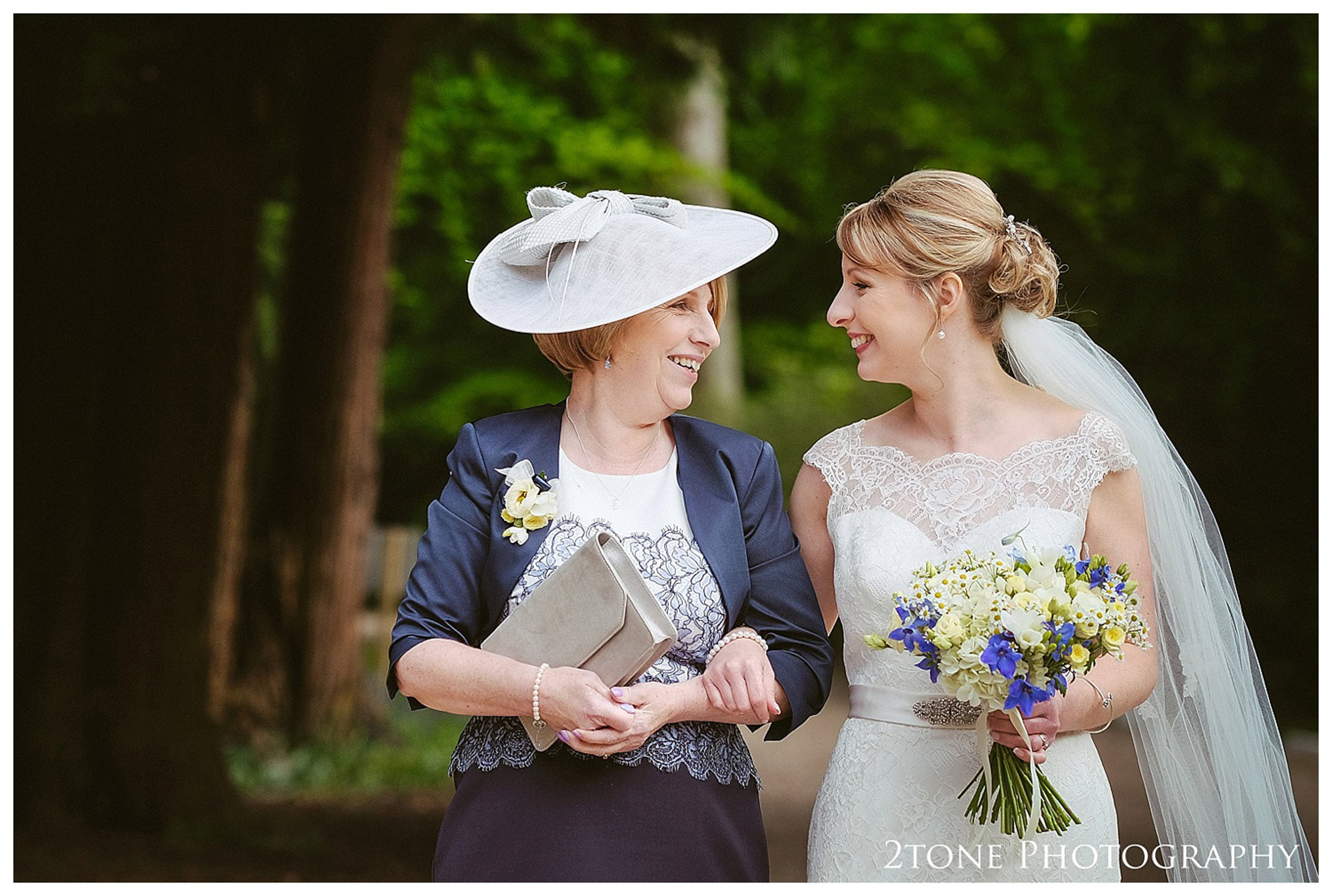  Eshott Hall wedding photographs by wedding photographers based in Durham and the North East.  www.2tonephotography.co.uk. 