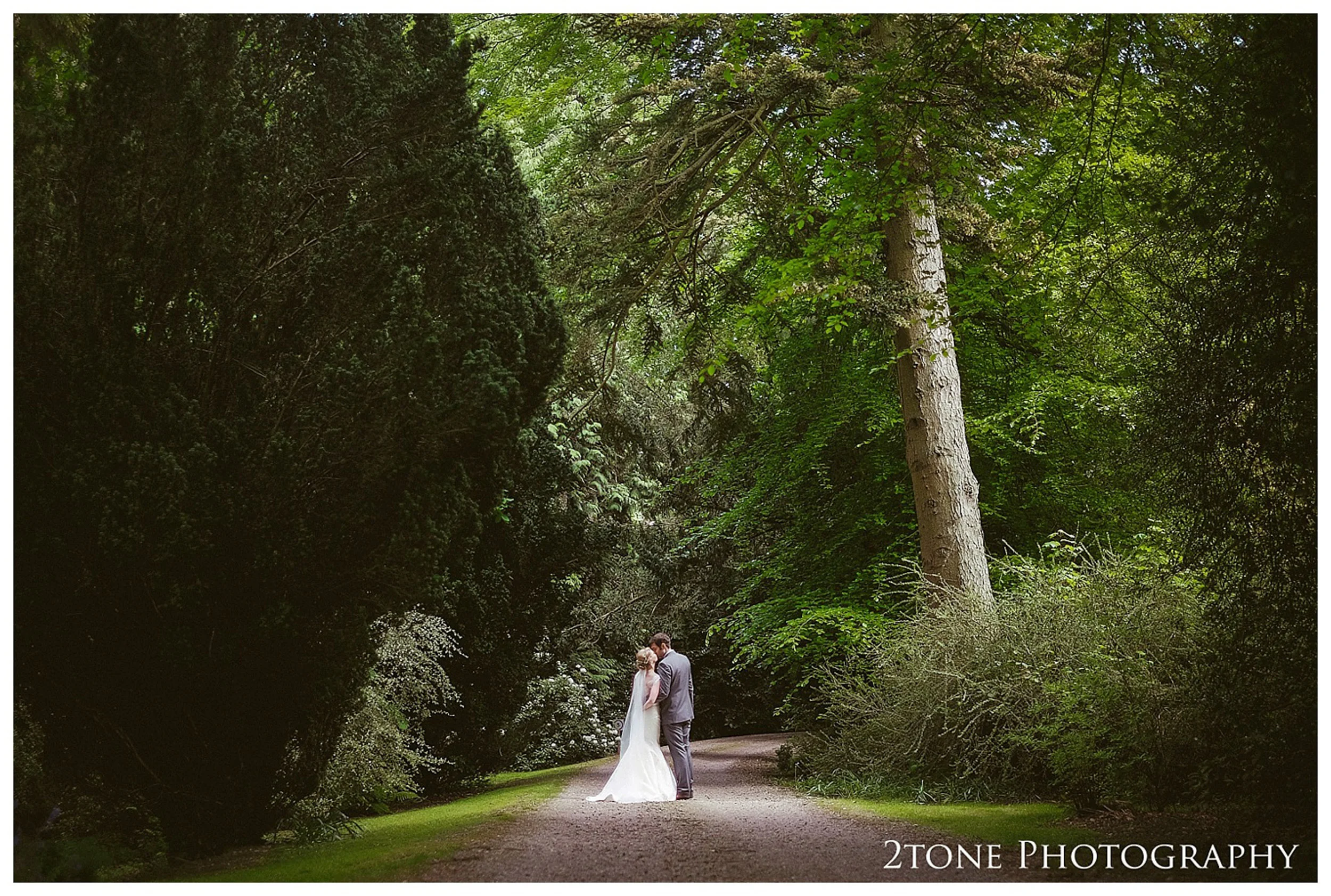 Eshott Hall wedding photographs by wedding photographers based in Durham and the North East. www.2tonephotography.co.uk.