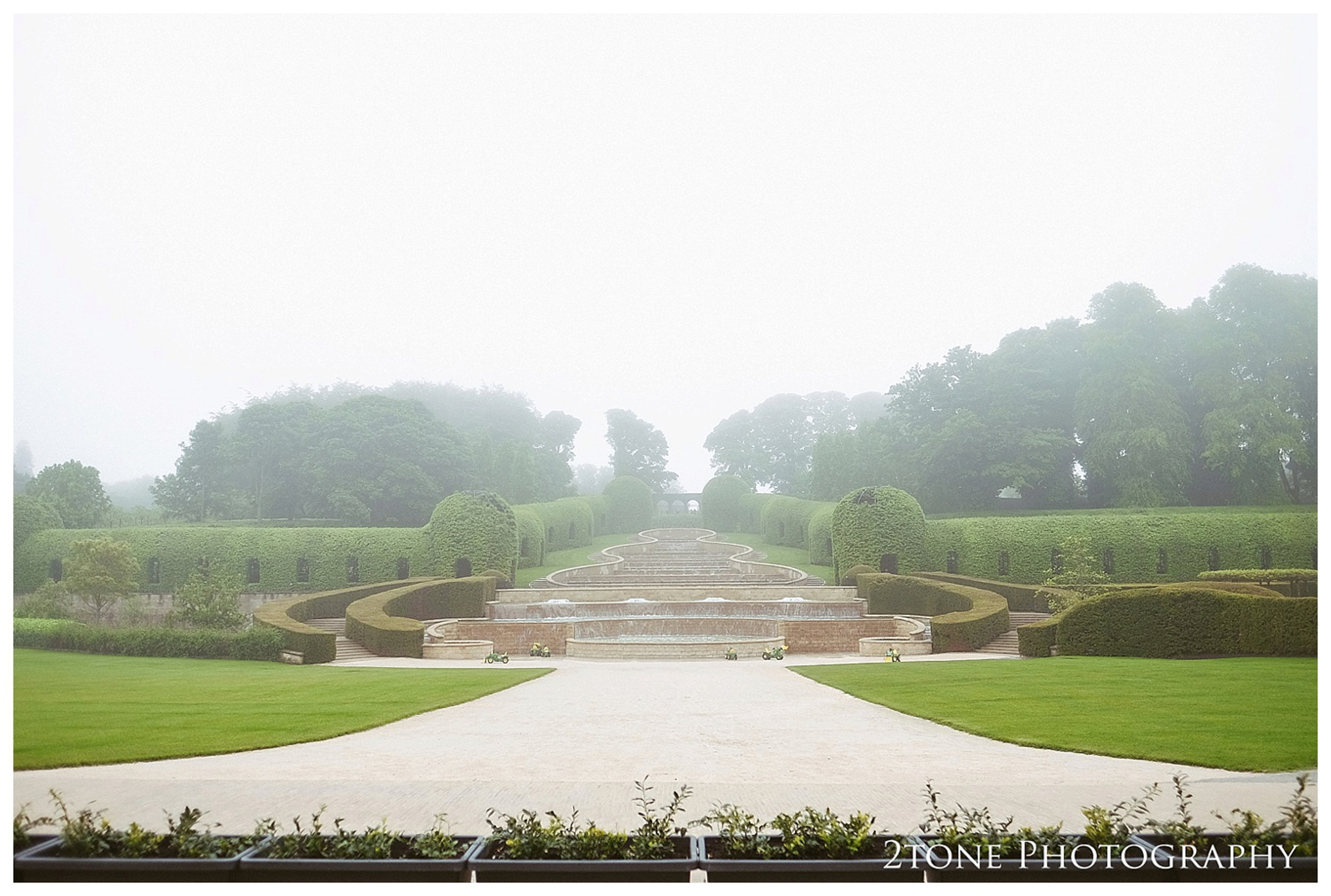 Wedding photography at the Alnwick Garden by www.2tonephotograph