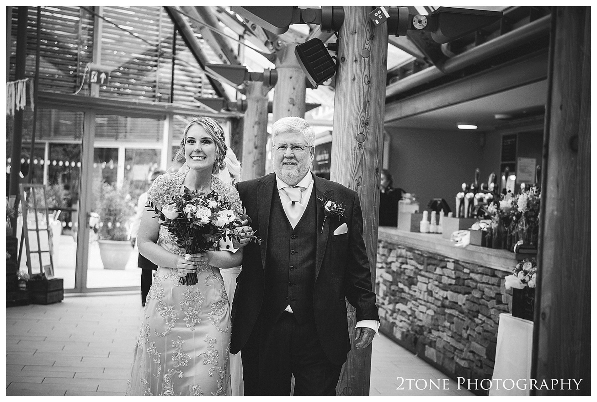 Wedding photography at the Alnwick Garden by www.2tonephotograph