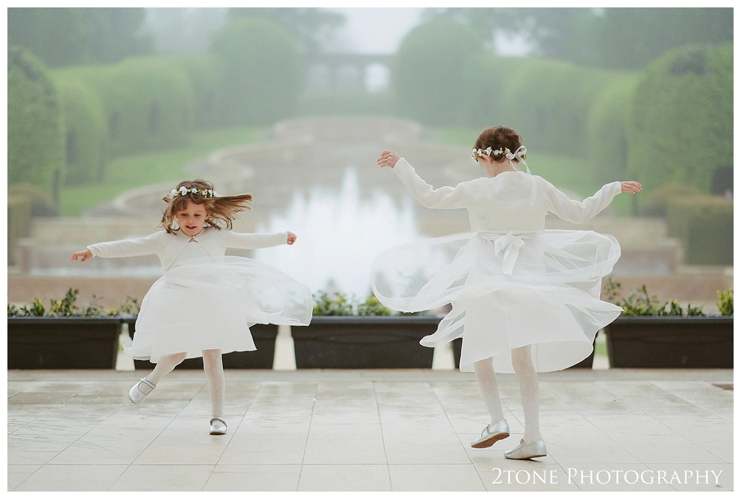 Wedding photography at the Alnwick Garden by www.2tonephotograph