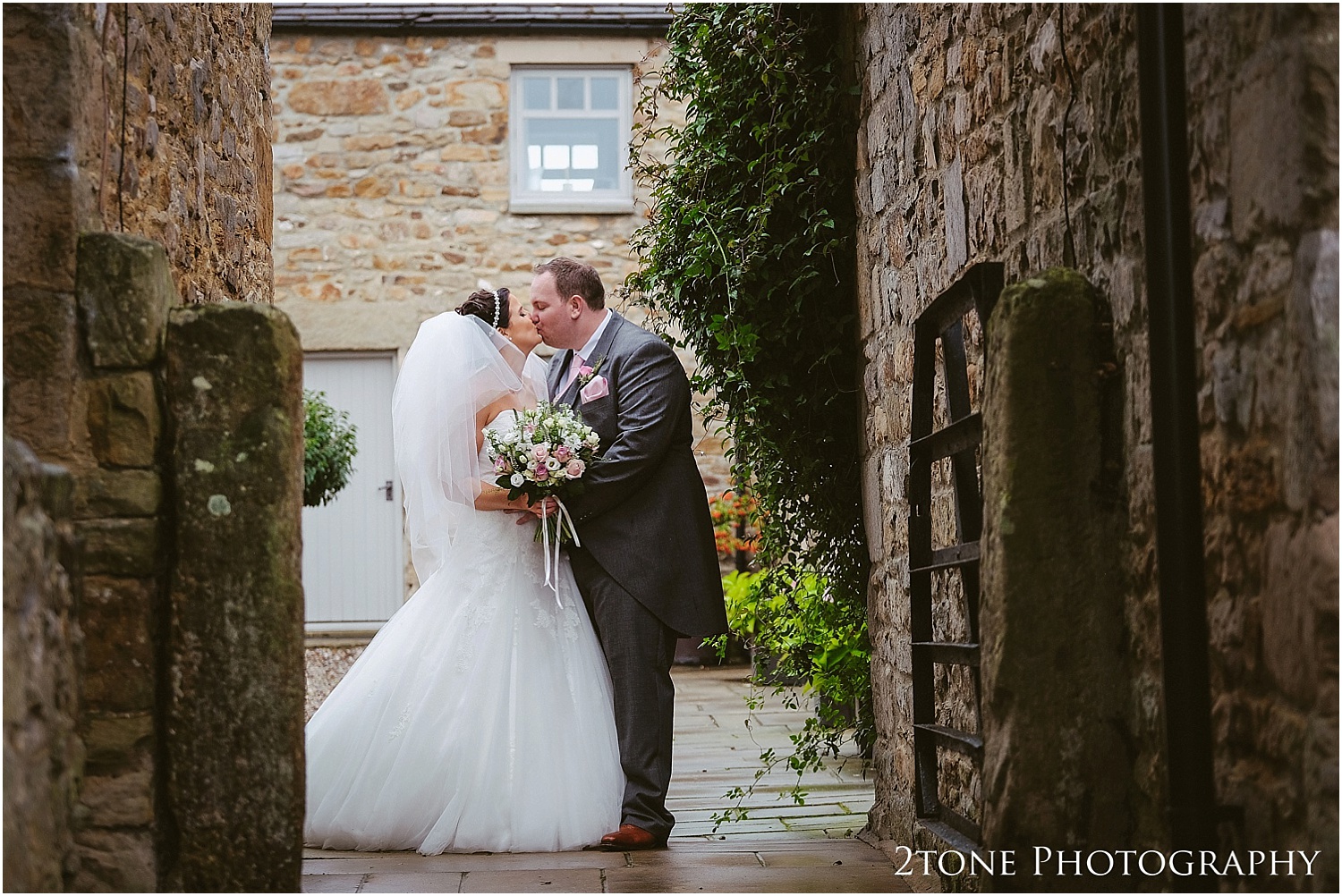 The Yorkshire wedding barn 064.jpg