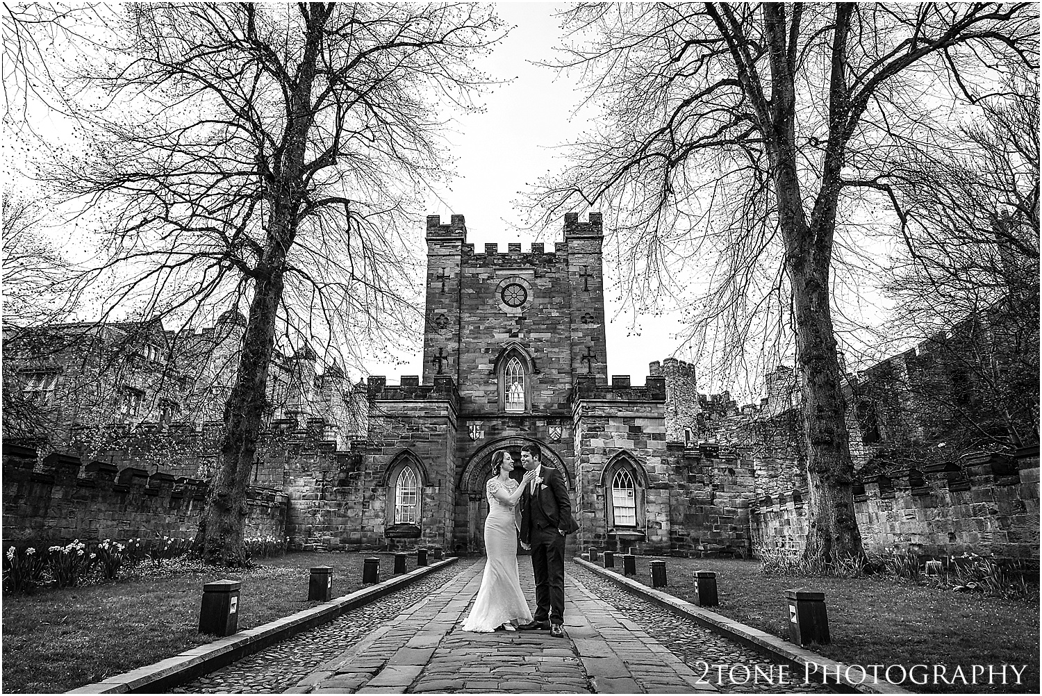 Durham-Castle-wedding-Laura-James 093.jpg