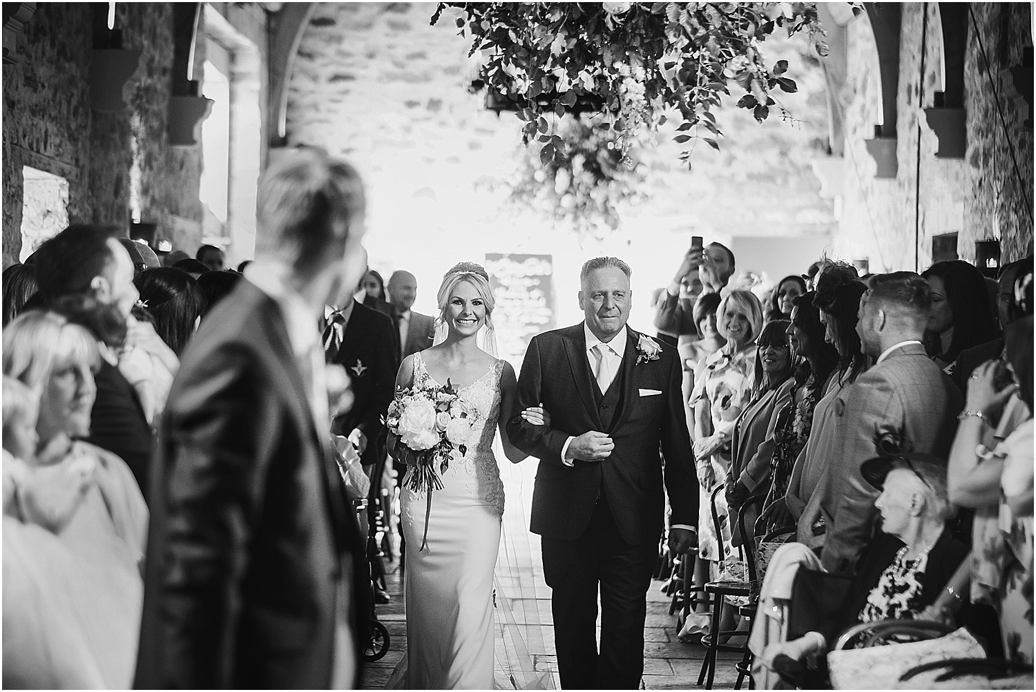 Healey Barn wedding by www.2tonephotography.co.uk 040.jpg