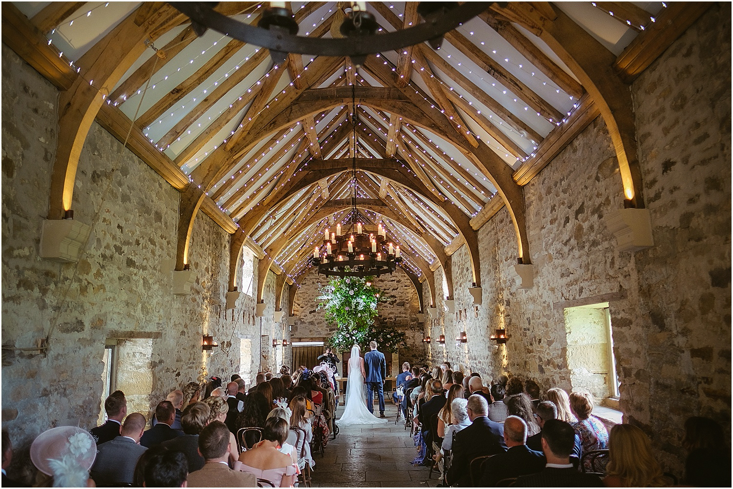 Healey Barn wedding by www.2tonephotography.co.uk 043.jpg