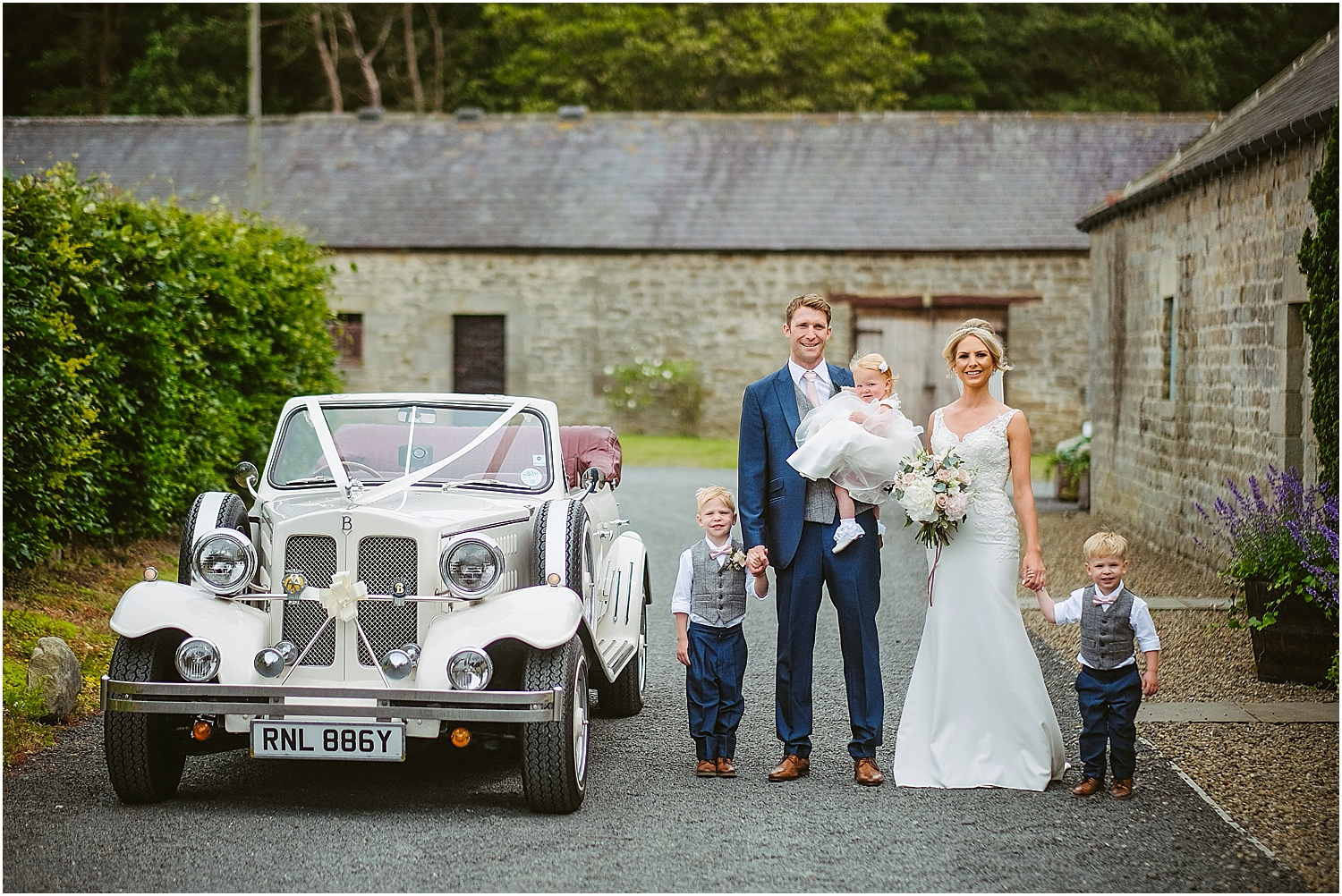 Healey Barn wedding by www.2tonephotography.co.uk 060.jpg