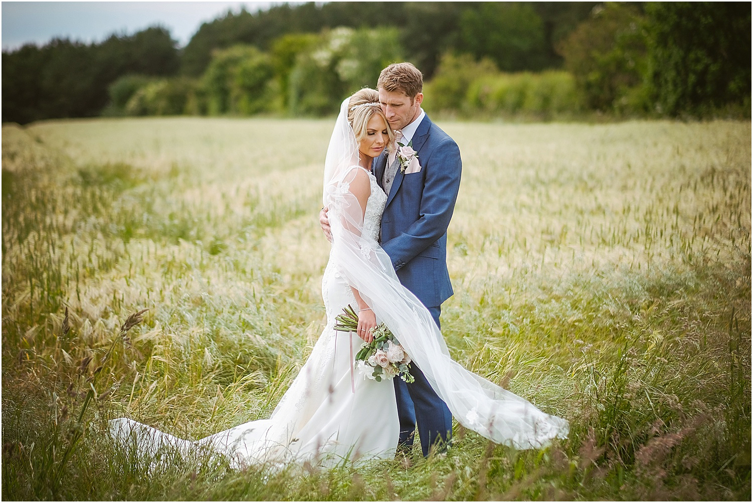 Healey Barn wedding by www.2tonephotography.co.uk 077.jpg