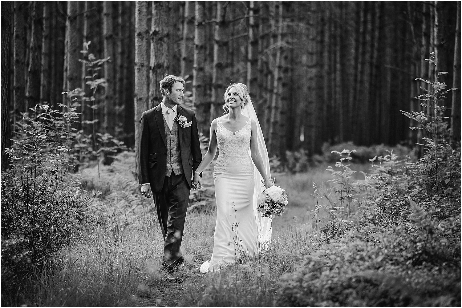 Healey Barn wedding by www.2tonephotography.co.uk 097.jpg