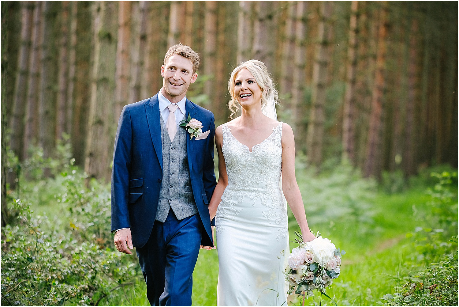 Healey Barn wedding by www.2tonephotography.co.uk 098.jpg