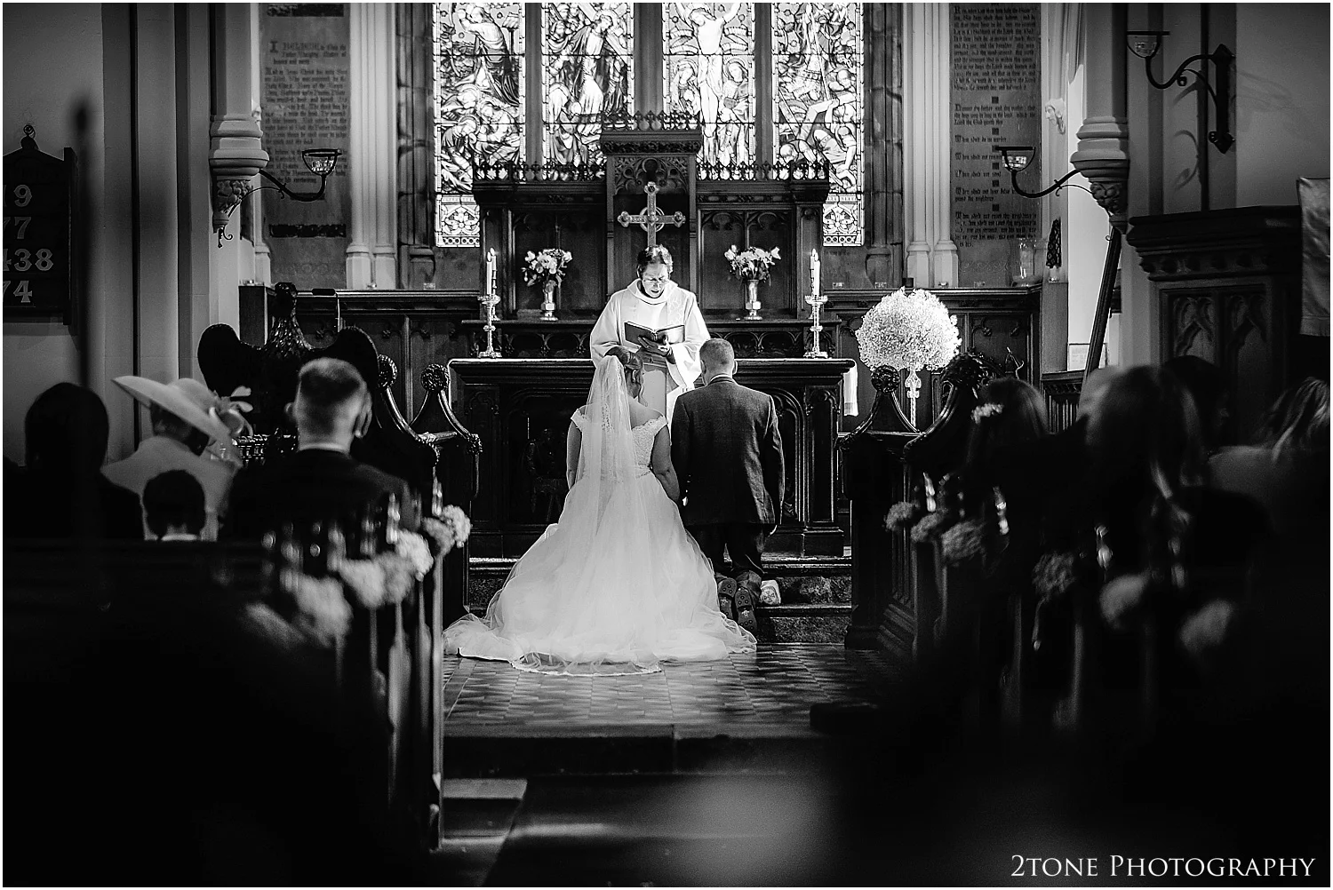 Woodhill Hall wedding photographer 31.jpg