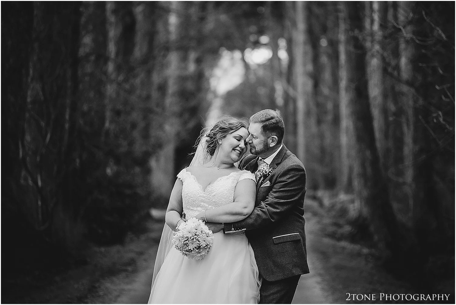 Woodhill Hall wedding photographer 51.jpg