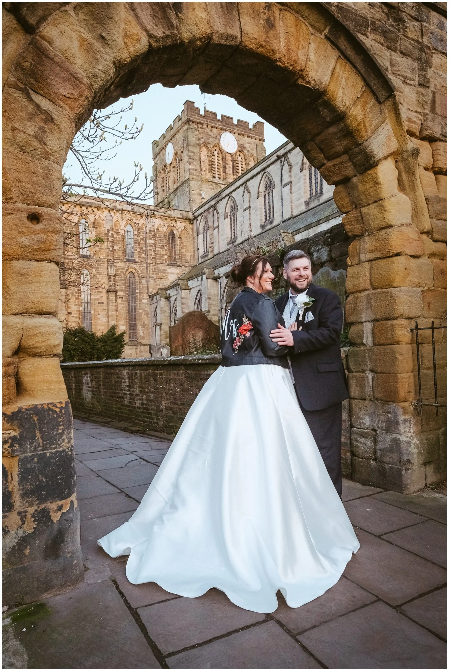 Hexham Abbey Wedding Photos C + M - 093.JPG