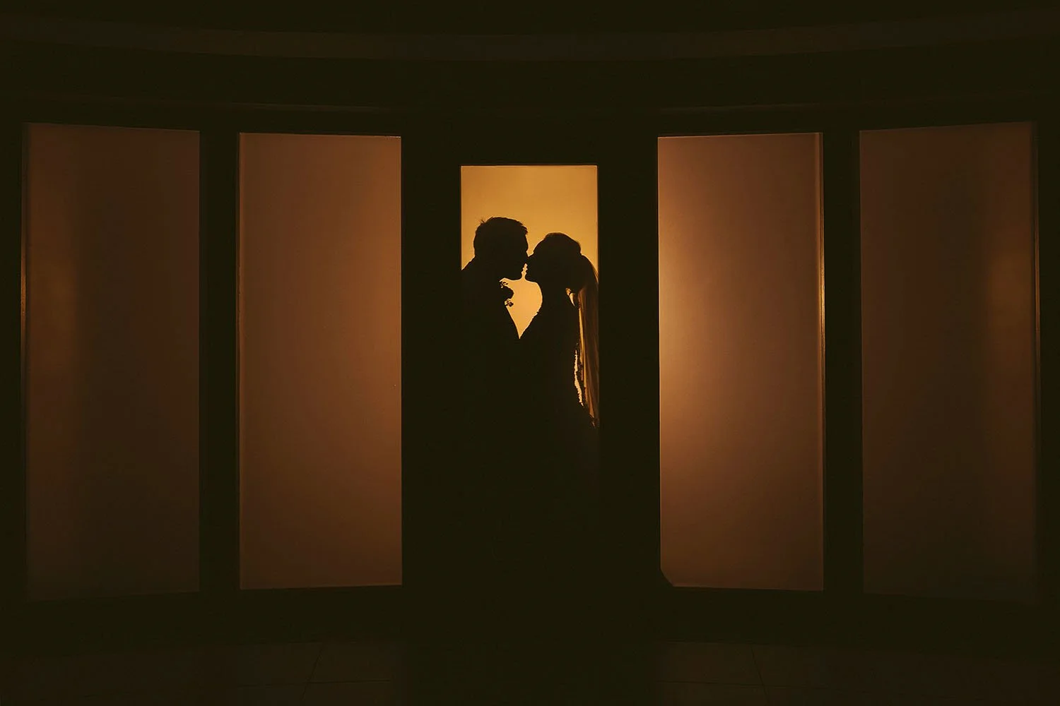 seaham-hall-wedding-couple-silhouette