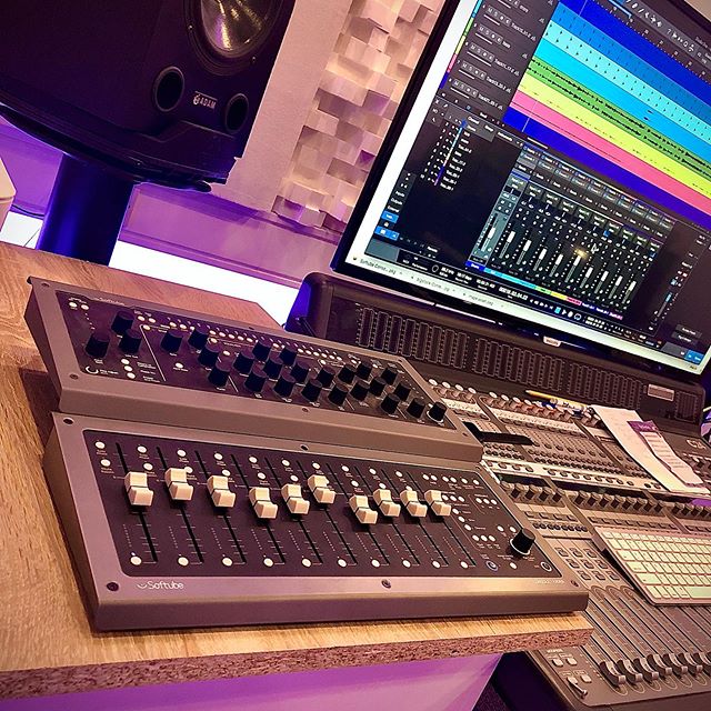 @presonus Studio One and @softubestudios Console 1 surfaces are THE perfect match made in heaven for mixing. This coming from a Pro Tools user of 15 years. #audioengineer #mixingmusic #recordingstudio #studioone #controlsurface #musicproducer