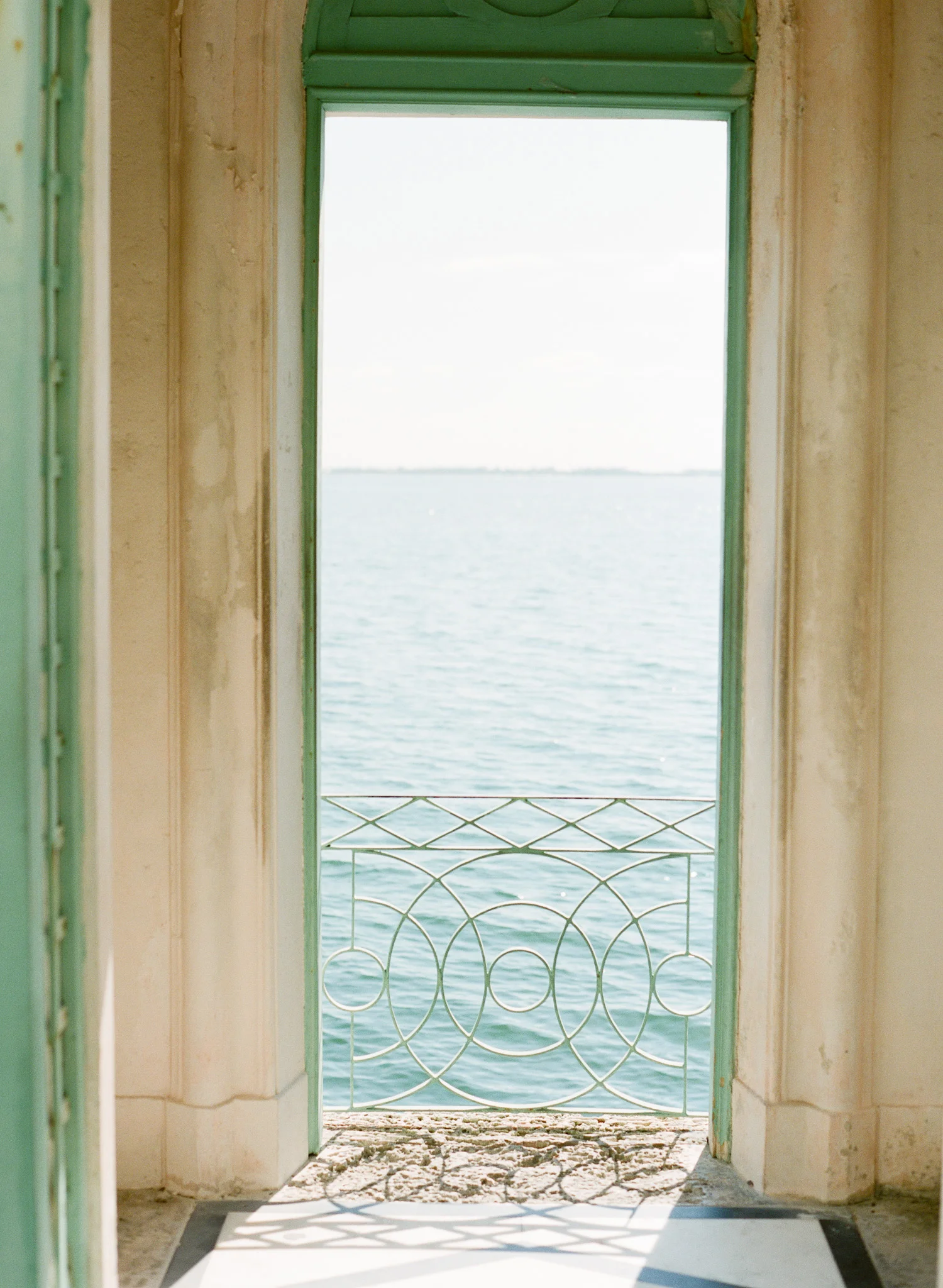 France-Adventures-By-The-Happy-Bloom-10.jpg
