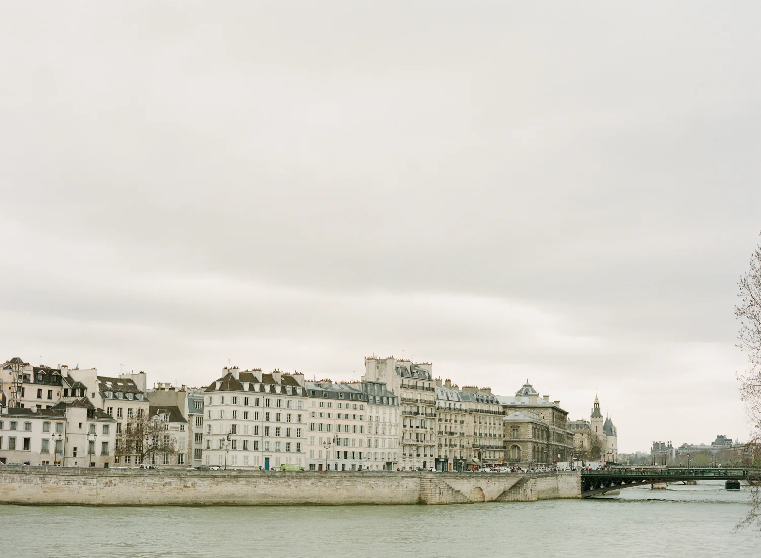 France-Adventures-By-The-Happy-Bloom-105.jpg