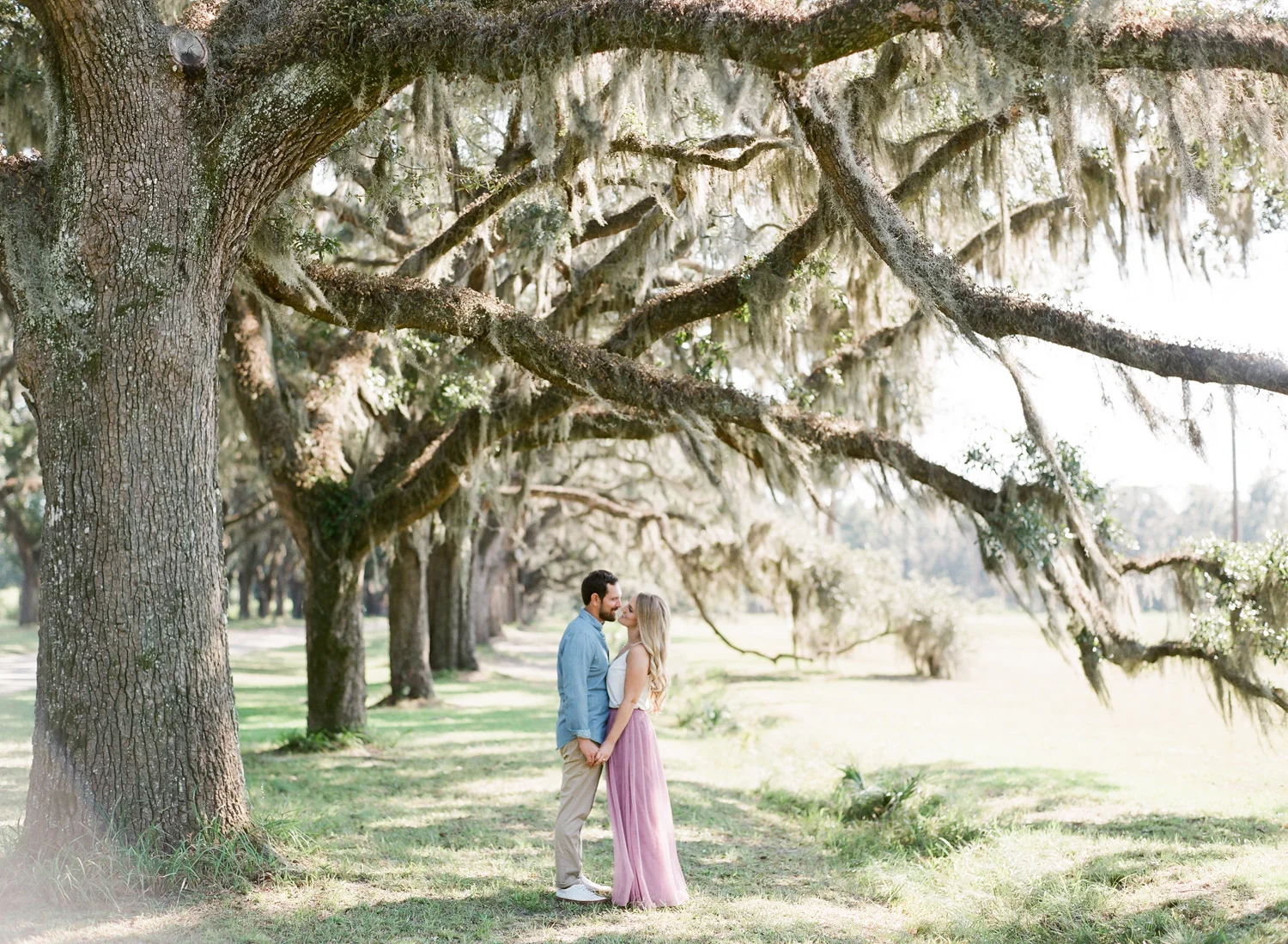 Wormsloe-Savannah-Engagement-Photos-41.jpg