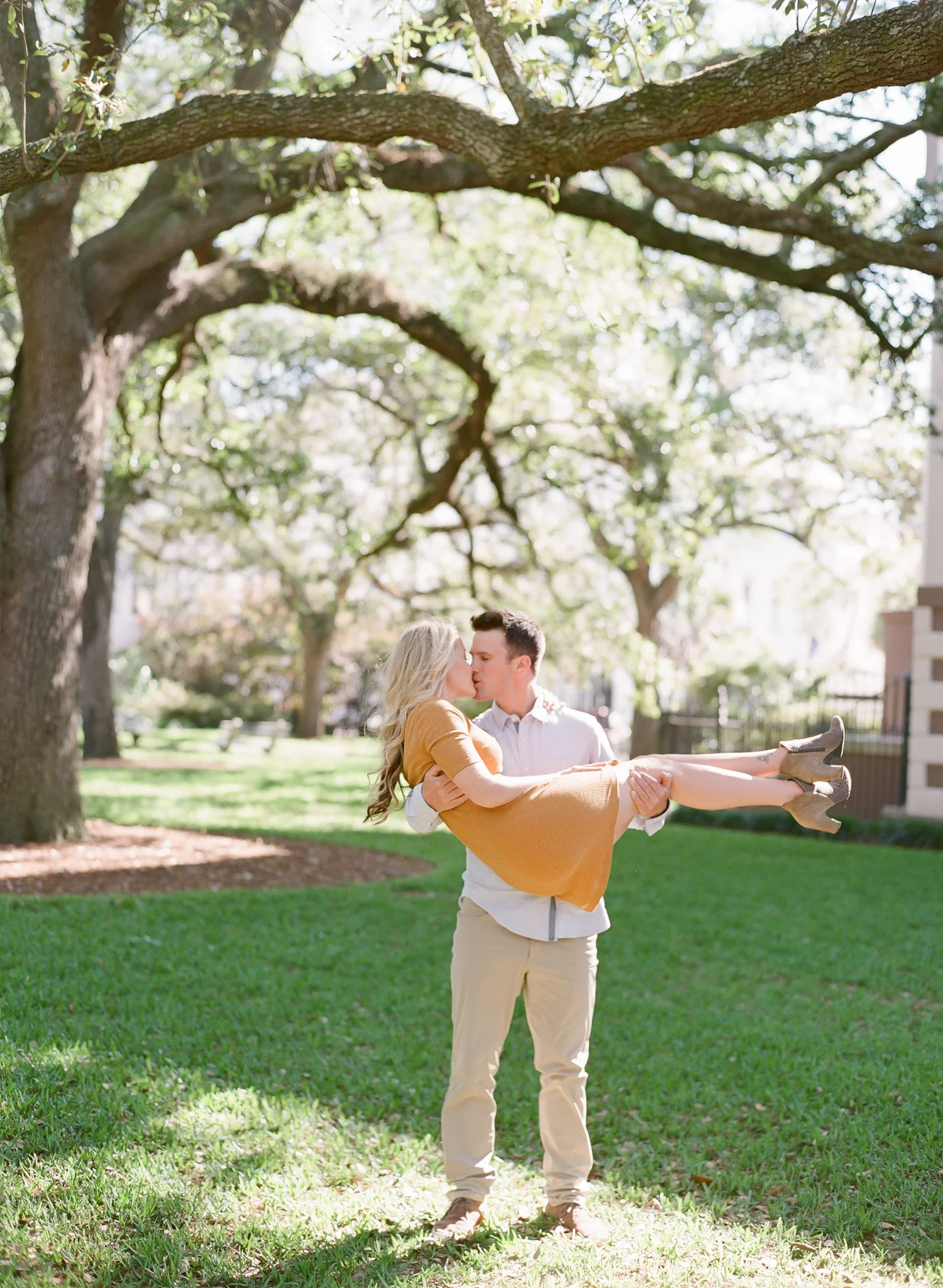 Charleston-Engagement-Downtown-18.jpg