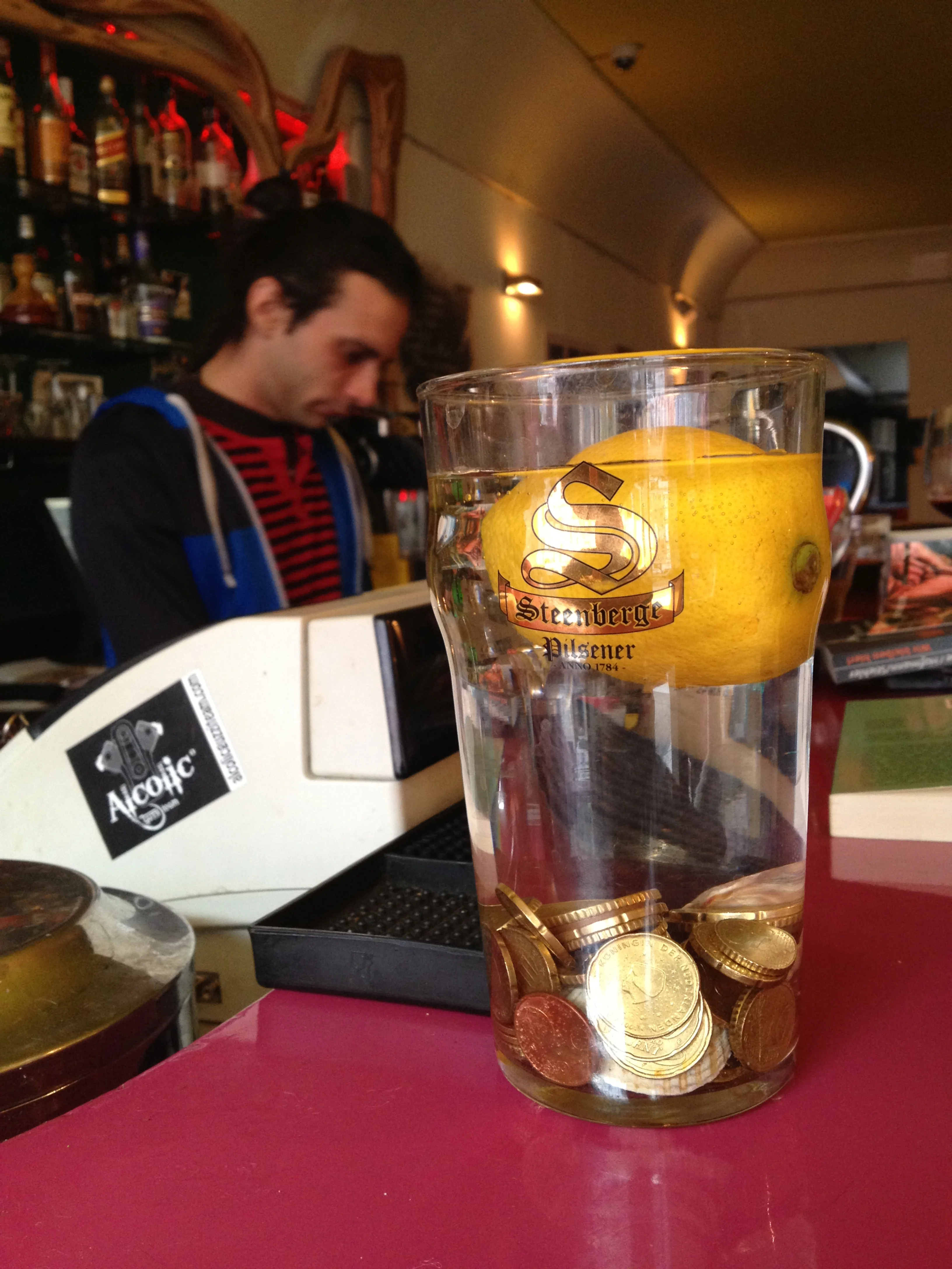 How a game increases tips for hospitality staff using a lemon.