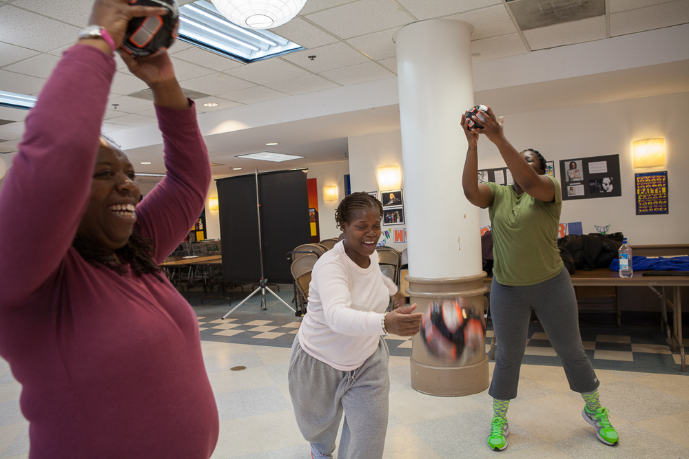 Gisele & 2exercise.jpg