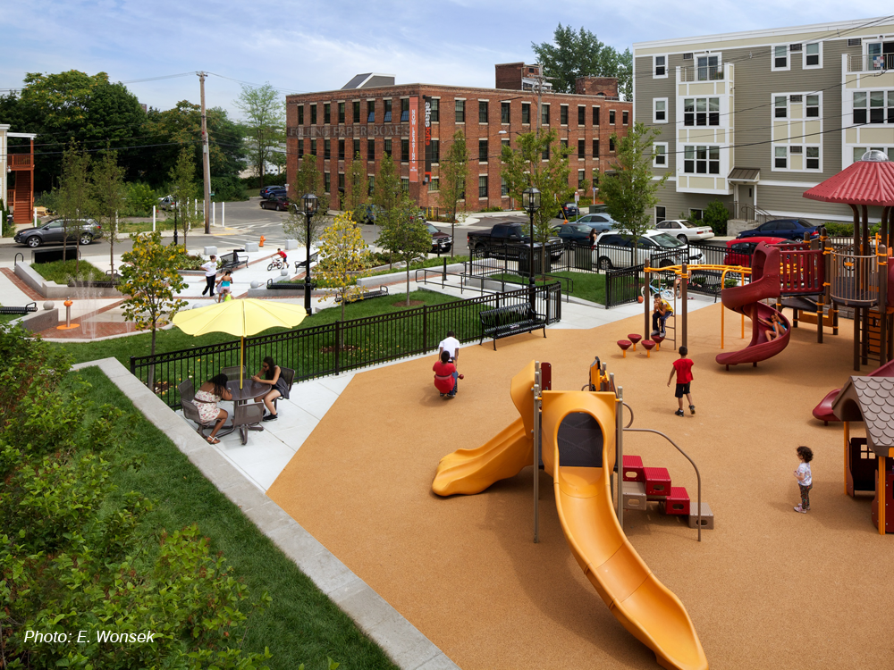  A new residential neighborhood is being created in the heart of Chelsea's former manufacturing area. One of the key components of the City's plan is this brand-new park on a significant corner. CBA's design combines a plaza area that draws visitors 