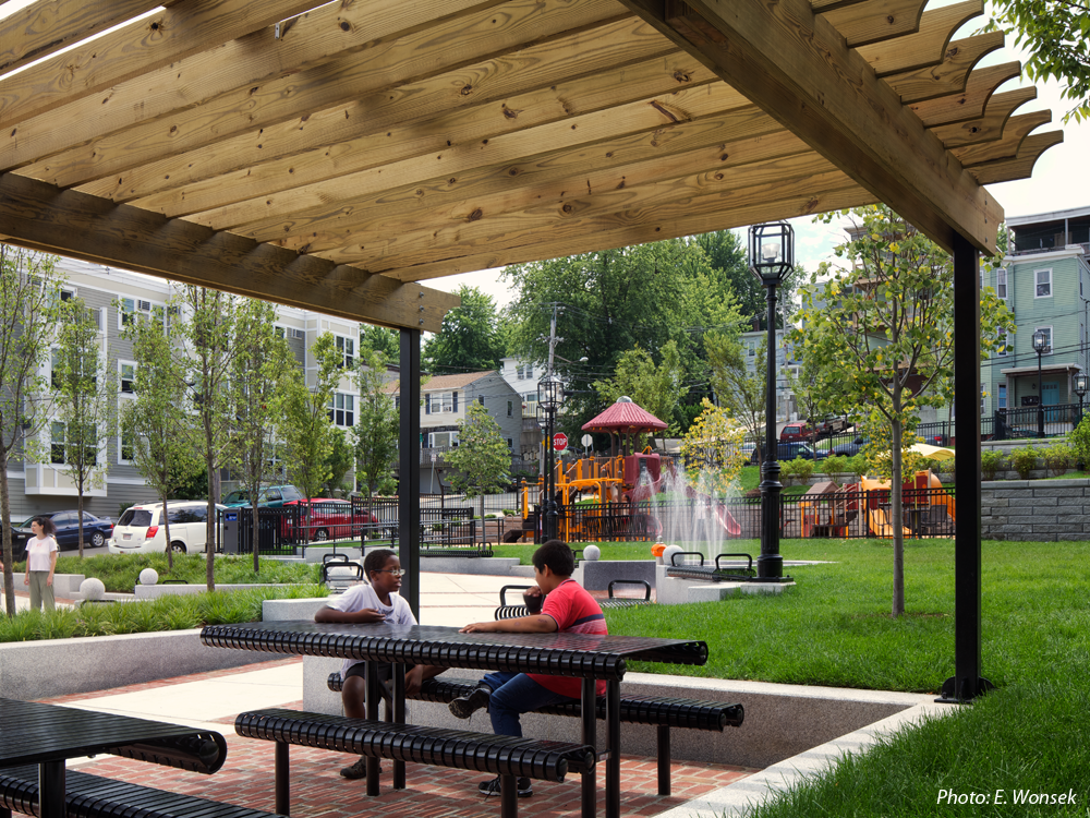  A new residential neighbor-hood is being created in the heart of Chelsea's former manufacturing area. One of the key components of the City's plan is this brand-new park on a significant corner. CBA's design combines a plaza area that draws visitors