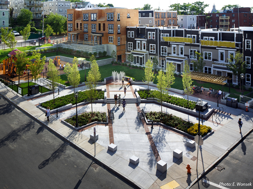  A new residential neighborhood is being created in the heart of Chelsea's former manufacturing area. One of the key components of the City's plan is this brand-new park on a significant corner. CBA's design combines a plaza area that draws visitors 