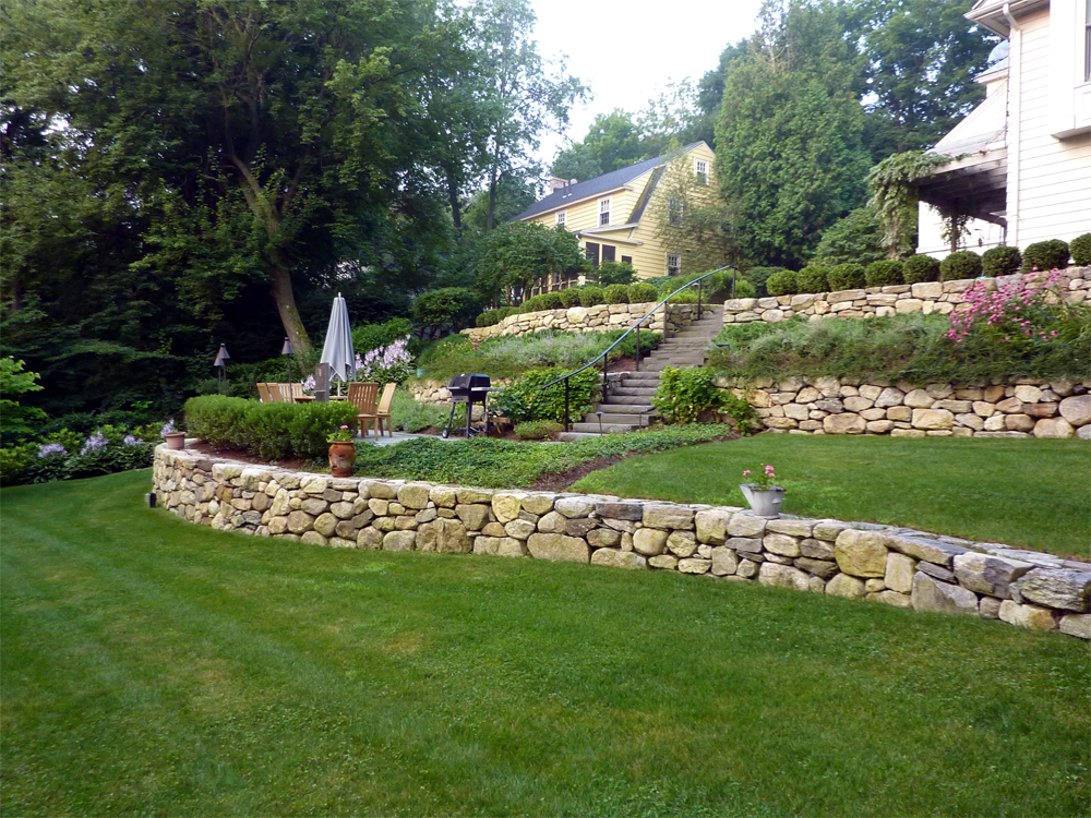 HILLSIDE RESIDENCE