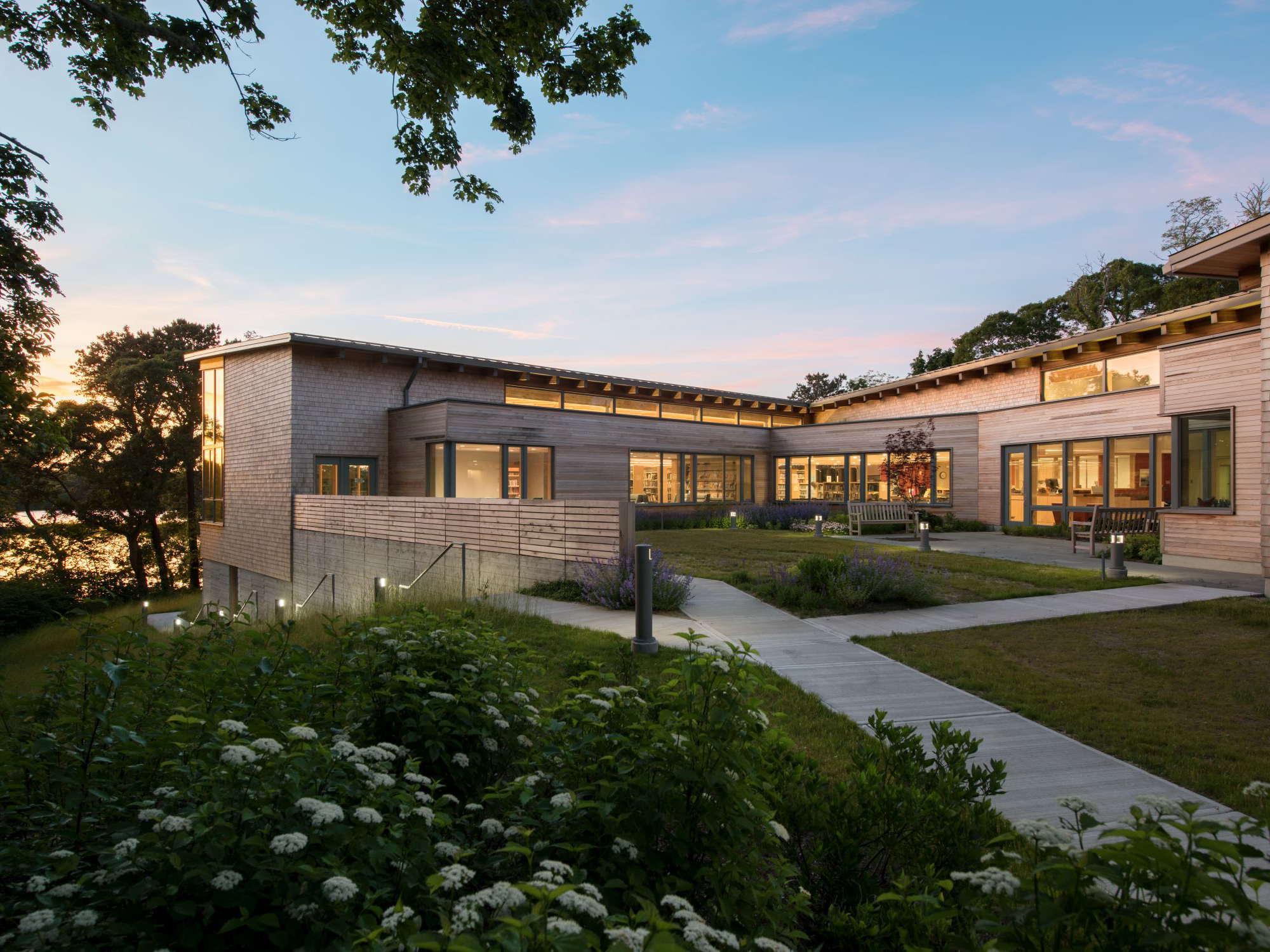 EASTAM PUBLIC LIBRARY