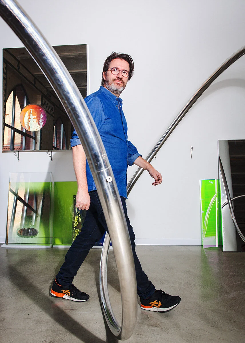 Der Künstler Olafur Eliasson in seinem Berliner Atelier. Für das Handelsblatt.