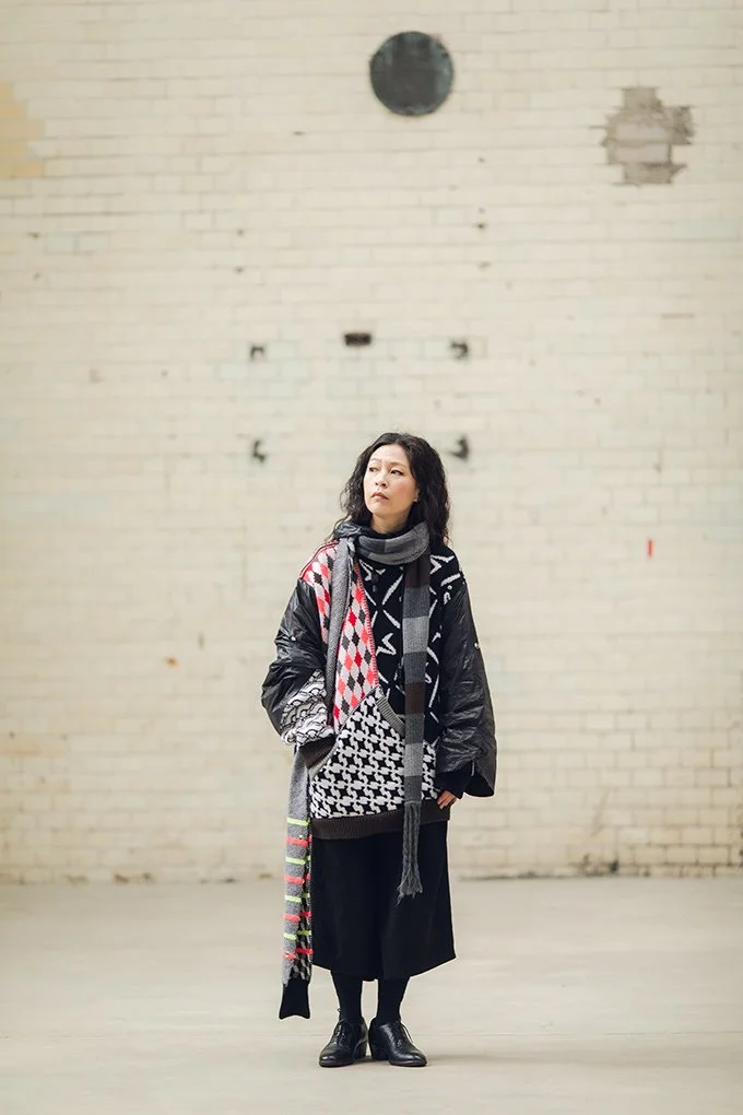 Die koreanische Künstlerin Haegue Yang in ihrer Installation im Kindl Berlin. Für Art Magazin.