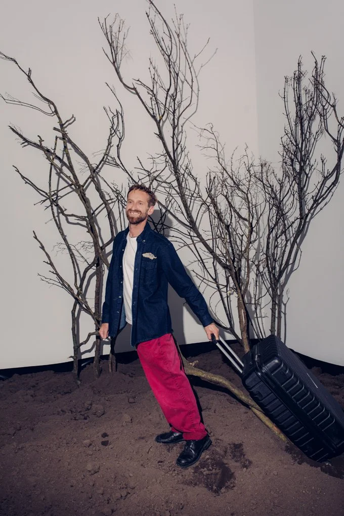  Petrit Halilaj is a Kosovar visual artist, living and working among Germany, Kosovo, and Italy. For ART magazine I had the chance to meet him for a quick and fun photo shoot @ Hamburger Bahnhof in Berlin, where he prepared for his upcoming exhibitio