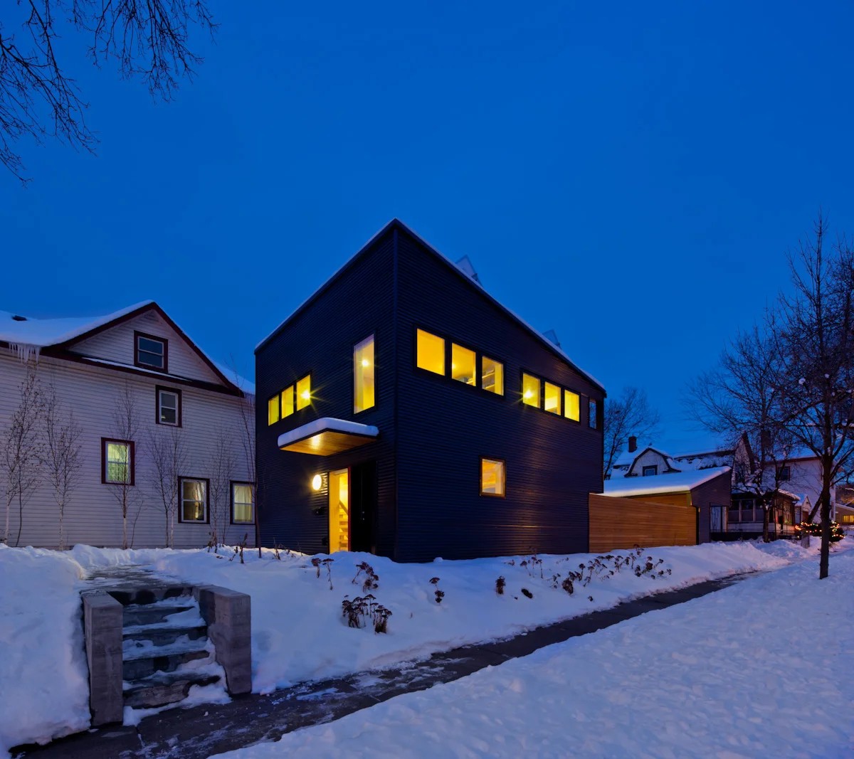 121212_EssentialHouse_S_002.jpg