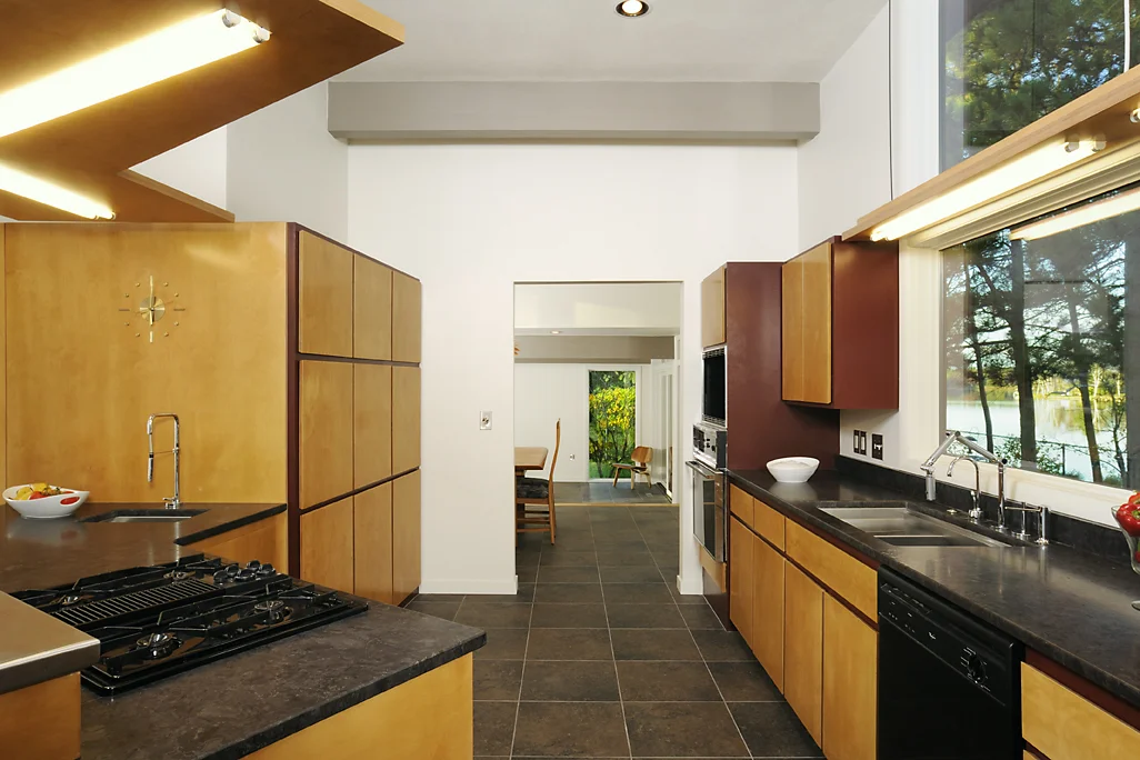 Kitchen to dining room.jpg