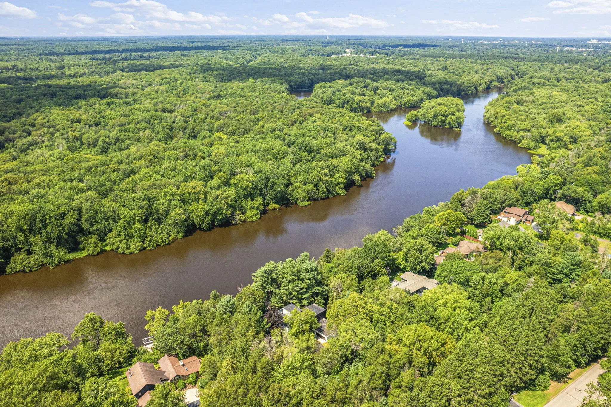 2-web-or-mls-2131 River Bend Rd - 2.jpg