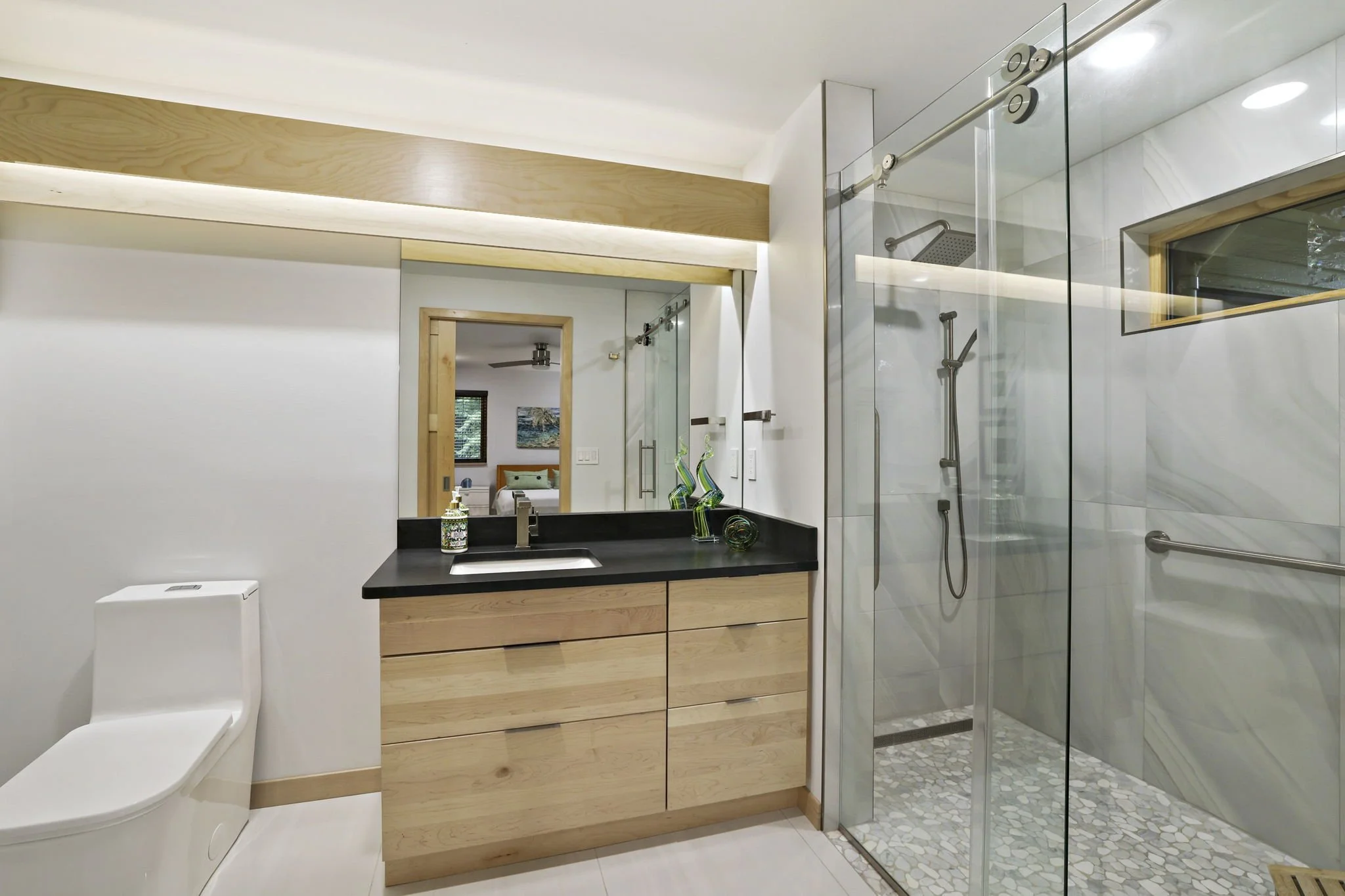 32-web-or-mls-2131 River Bend Rd - 39.jpg